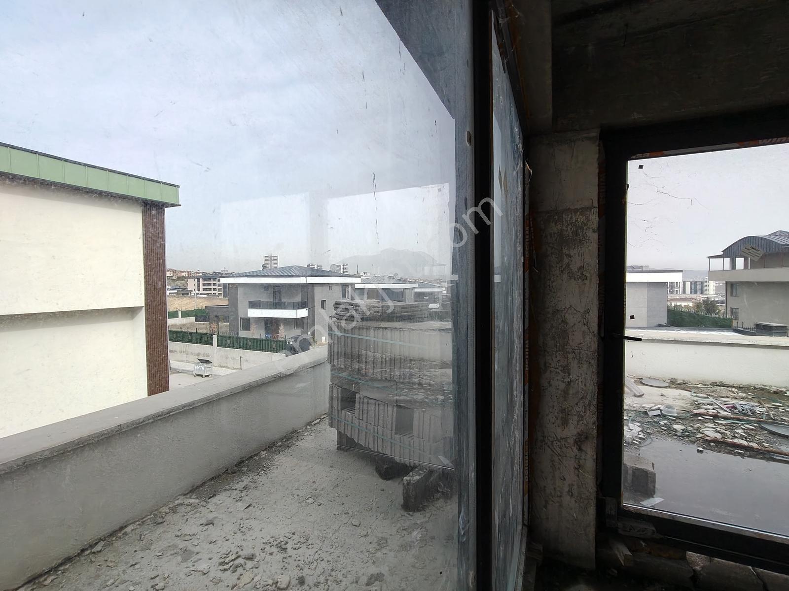 Bağlıca'da,natamam,iskanlı,6+1,350m2 Arsa Payı,400m2 Kapalı Alan - Görsel 19