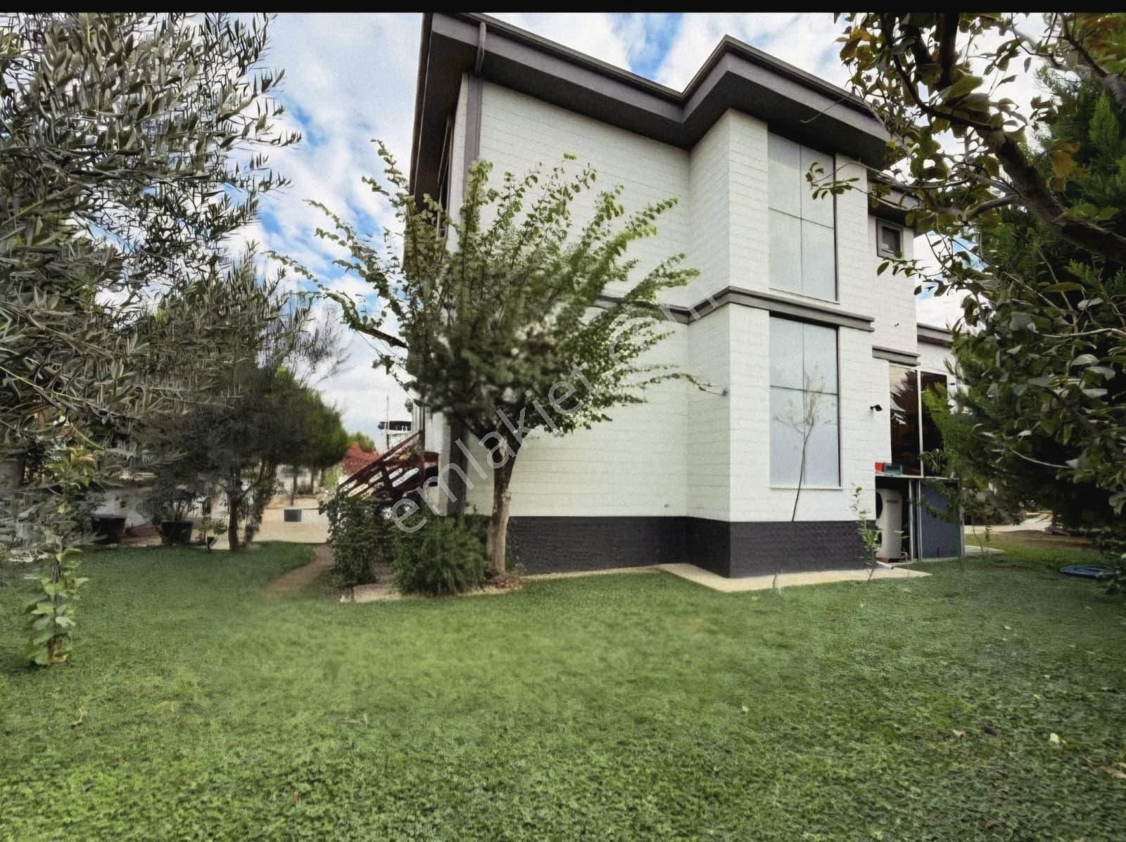 Kostak Gayrimenkul'den Tek Yetkili Geniş Arsa Paylı Tam Müstakil 6+1 Havuzlu Villa - Görsel 34