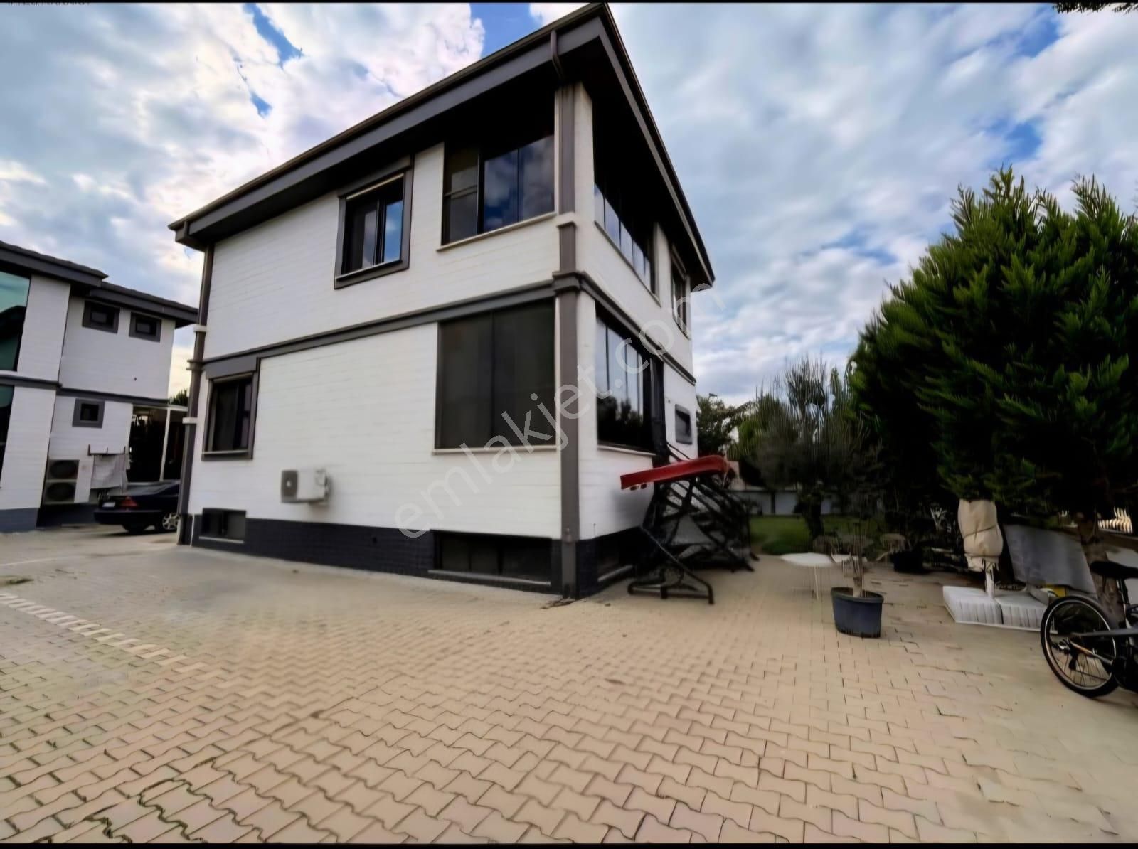 Kostak Gayrimenkul'den Tek Yetkili Geniş Arsa Paylı Tam Müstakil 6+1 Havuzlu Villa - Görsel 5