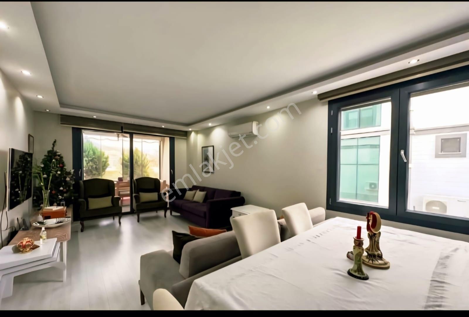 Kostak Gayrimenkul'den Tek Yetkili Geniş Arsa Paylı Tam Müstakil 6+1 Havuzlu Villa - Görsel 20