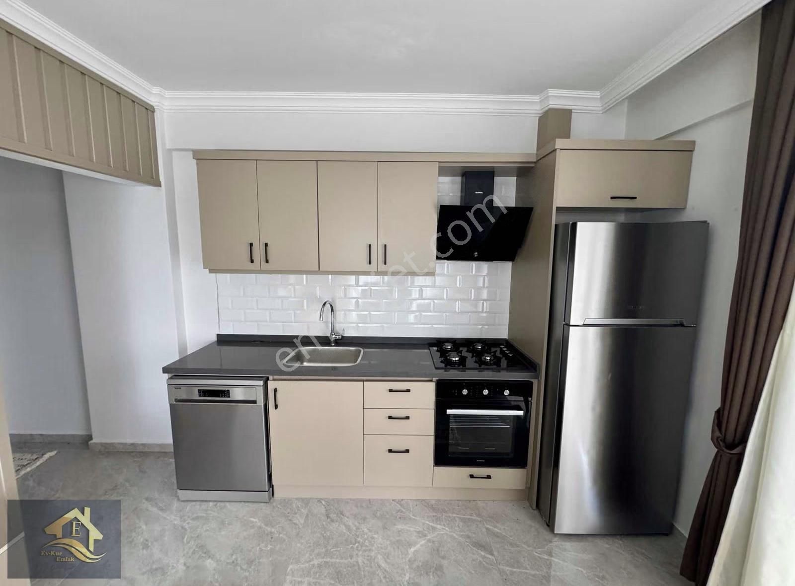 Kuşadası'nda Havuzlu Full Sıfır Eşyalı Satılık 1+1 Bahçeli Daire - Görsel 4