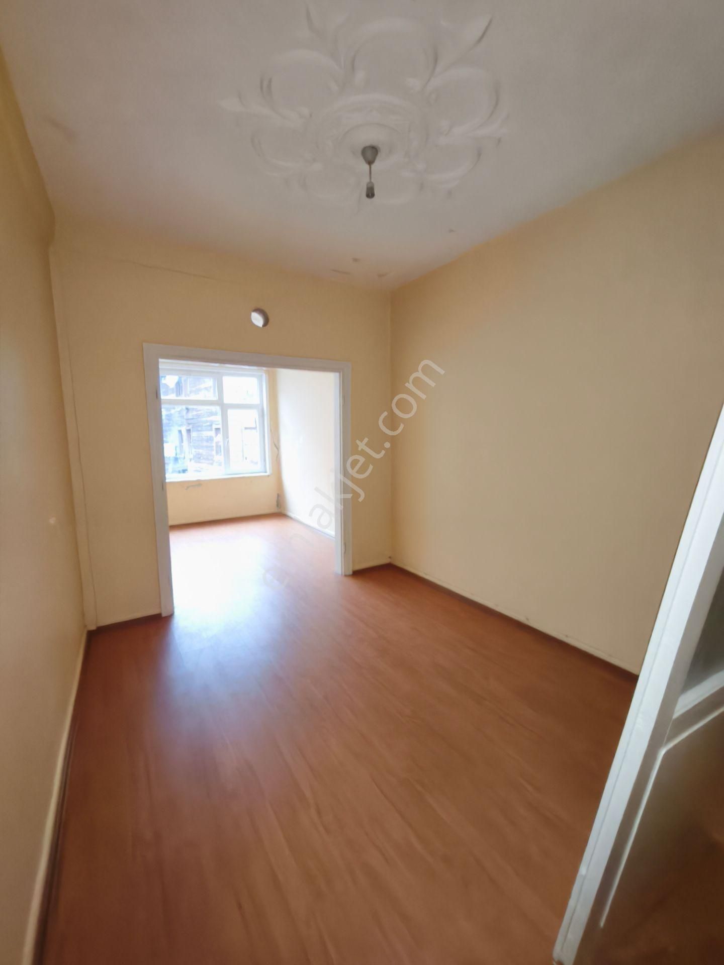 Eyüp Nişancı A.şerefbey Cd. 1,5 +1 , Metrobüse 3 Dk , Arsa Tapulu Daire - Görsel 11