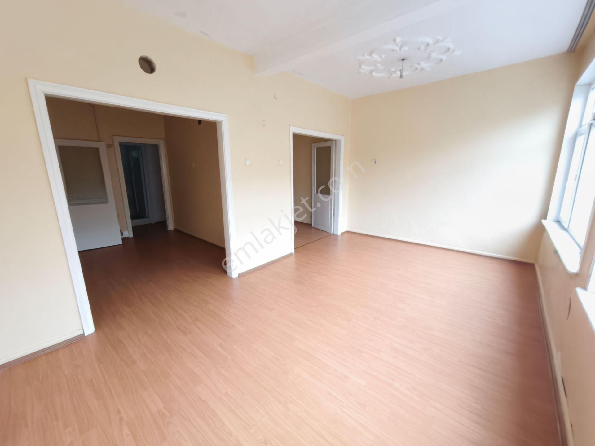 Eyüp Nişancı A.şerefbey Cd. 1,5 +1 , Metrobüse 3 Dk , Arsa Tapulu Daire - Görsel 6