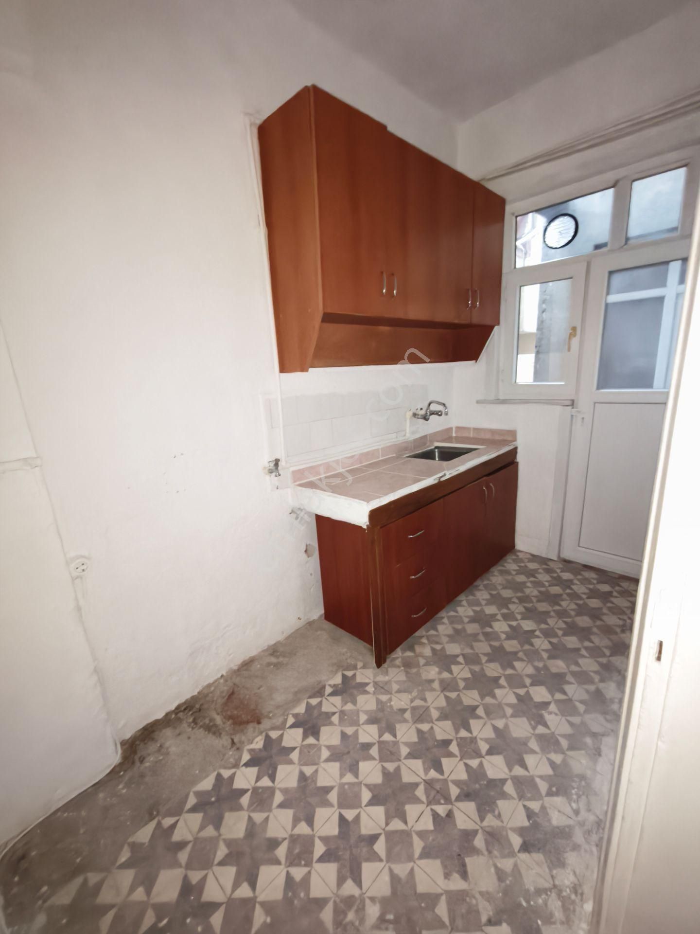 Eyüp Nişancı A.şerefbey Cd. 1,5 +1 , Metrobüse 3 Dk , Arsa Tapulu Daire - Görsel 18