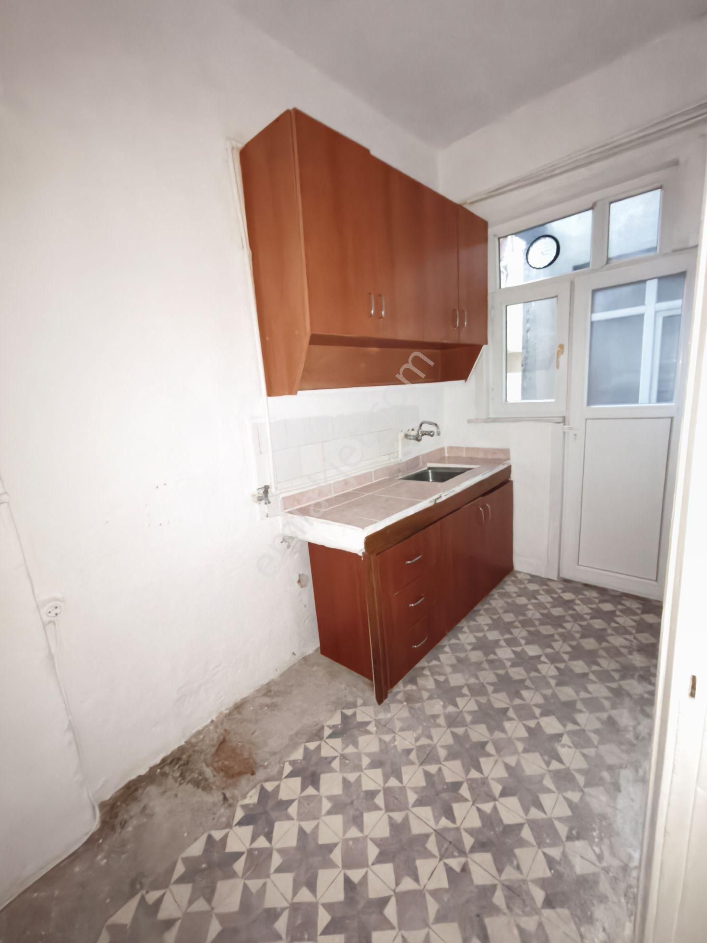 Eyüp Nişancı A.şerefbey Cd. 1,5 +1 , Metrobüse 3 Dk , Arsa Tapulu Daire - Görsel 17