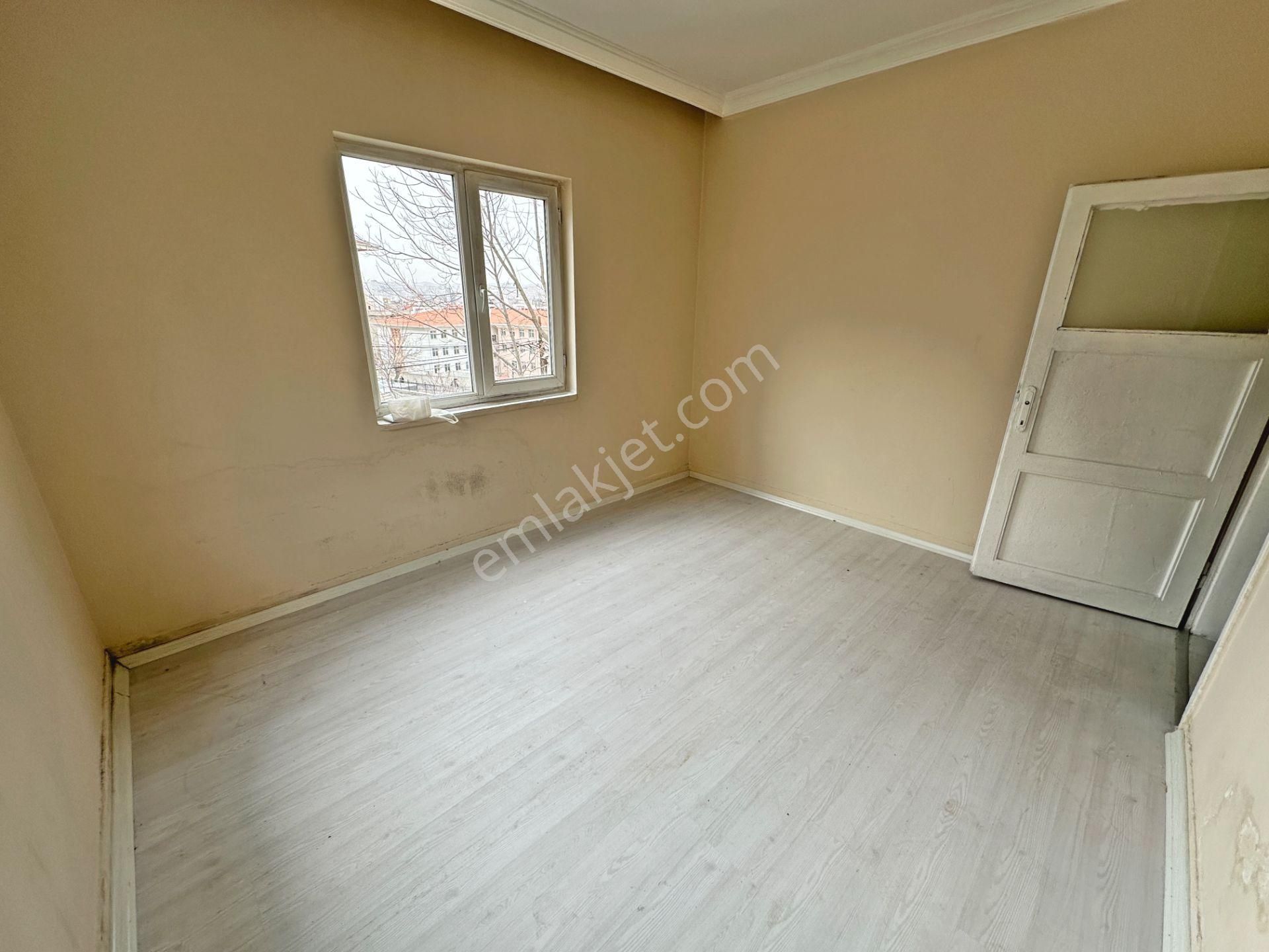 Gülveren Mahallesi Emniyet Müdürlüğü Yakını Ara Katta 2+1 Satılık Daire - Görsel 7