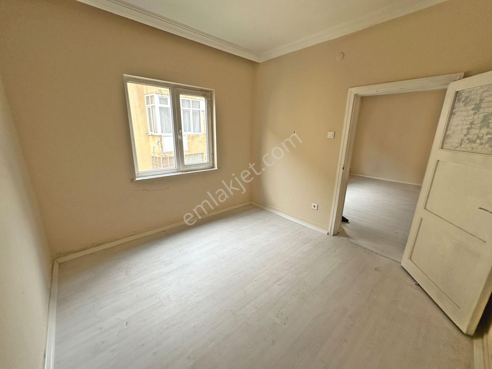 Gülveren Mahallesi Emniyet Müdürlüğü Yakını Ara Katta 2+1 Satılık Daire - Görsel 13