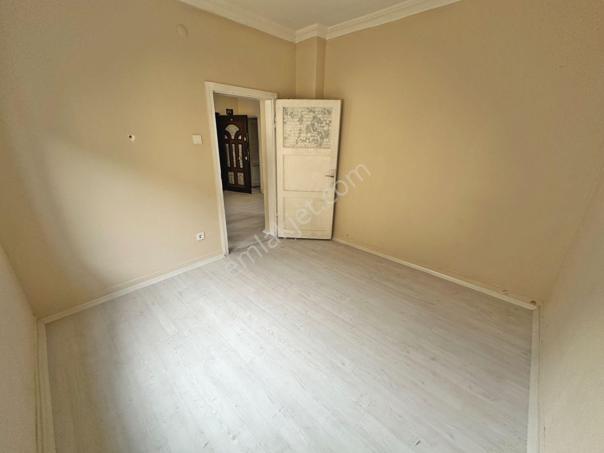 Gülveren Mahallesi Emniyet Müdürlüğü Yakını Ara Katta 2+1 Satılık Daire - Görsel 12