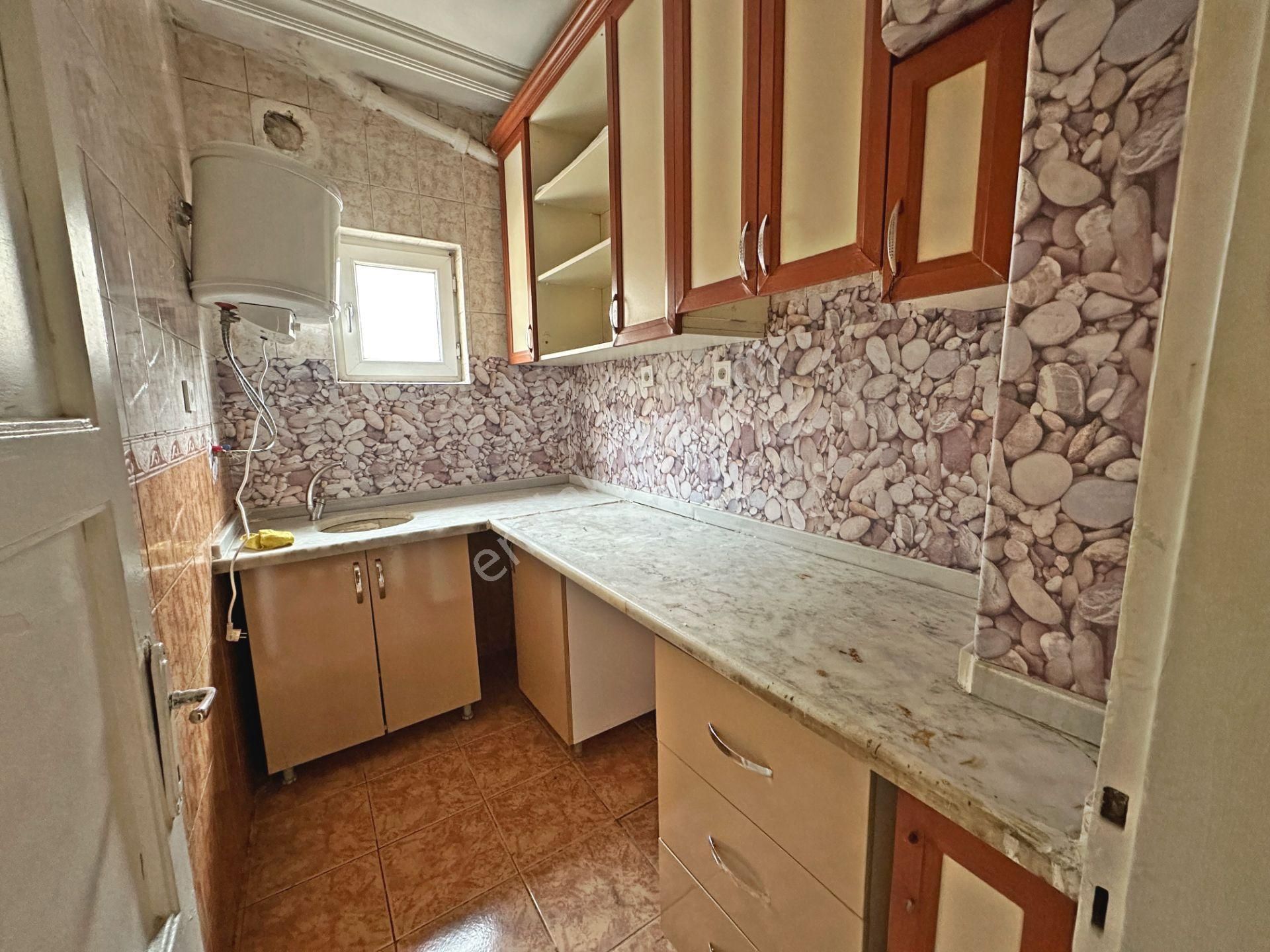 Gülveren Mahallesi Emniyet Müdürlüğü Yakını Ara Katta 2+1 Satılık Daire - Görsel 10