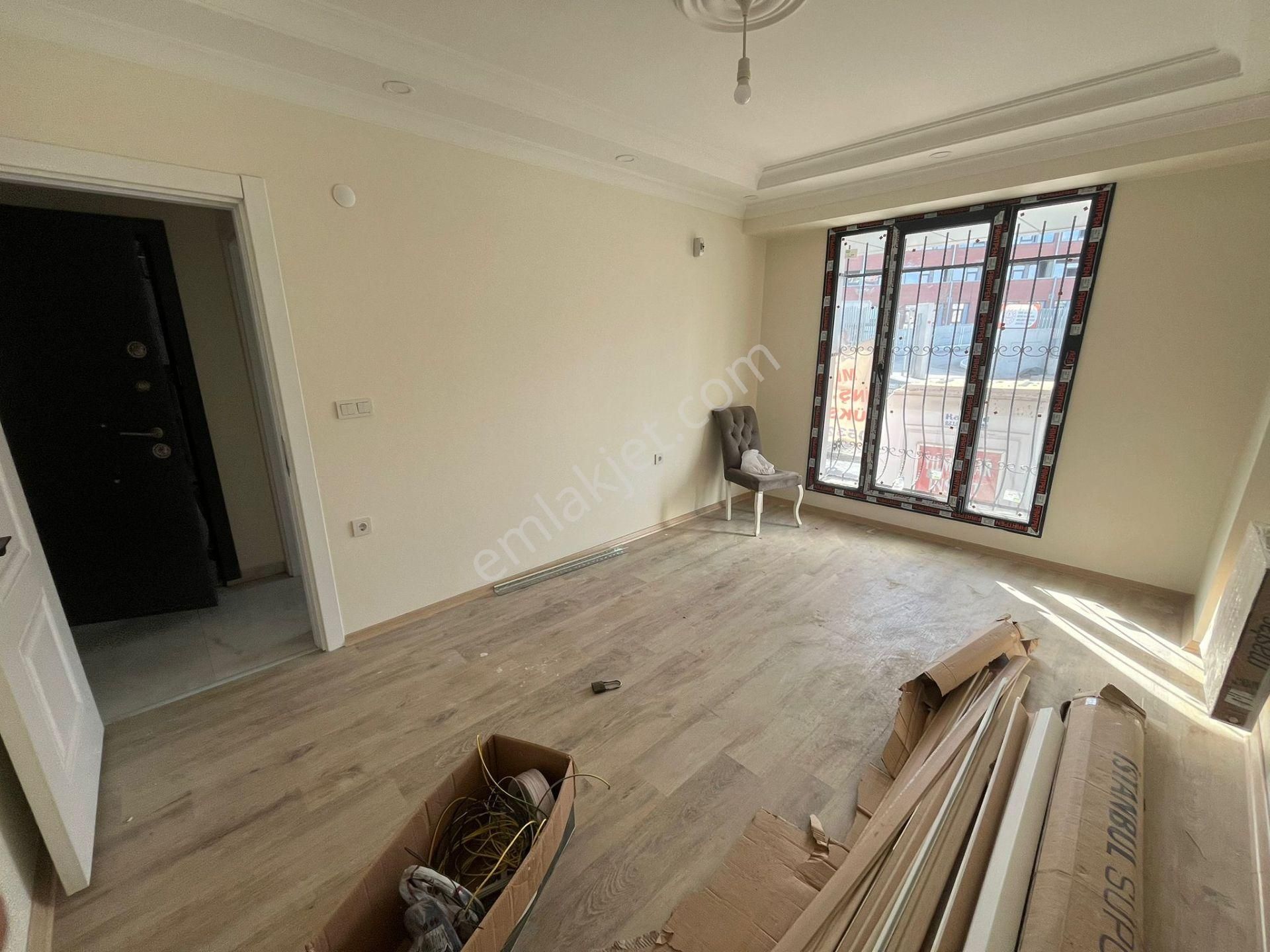 Has Seba'dan Tevfikbeyde 2+1 85m2 Caddeye Yakın Satılık Dairee - Görsel 3