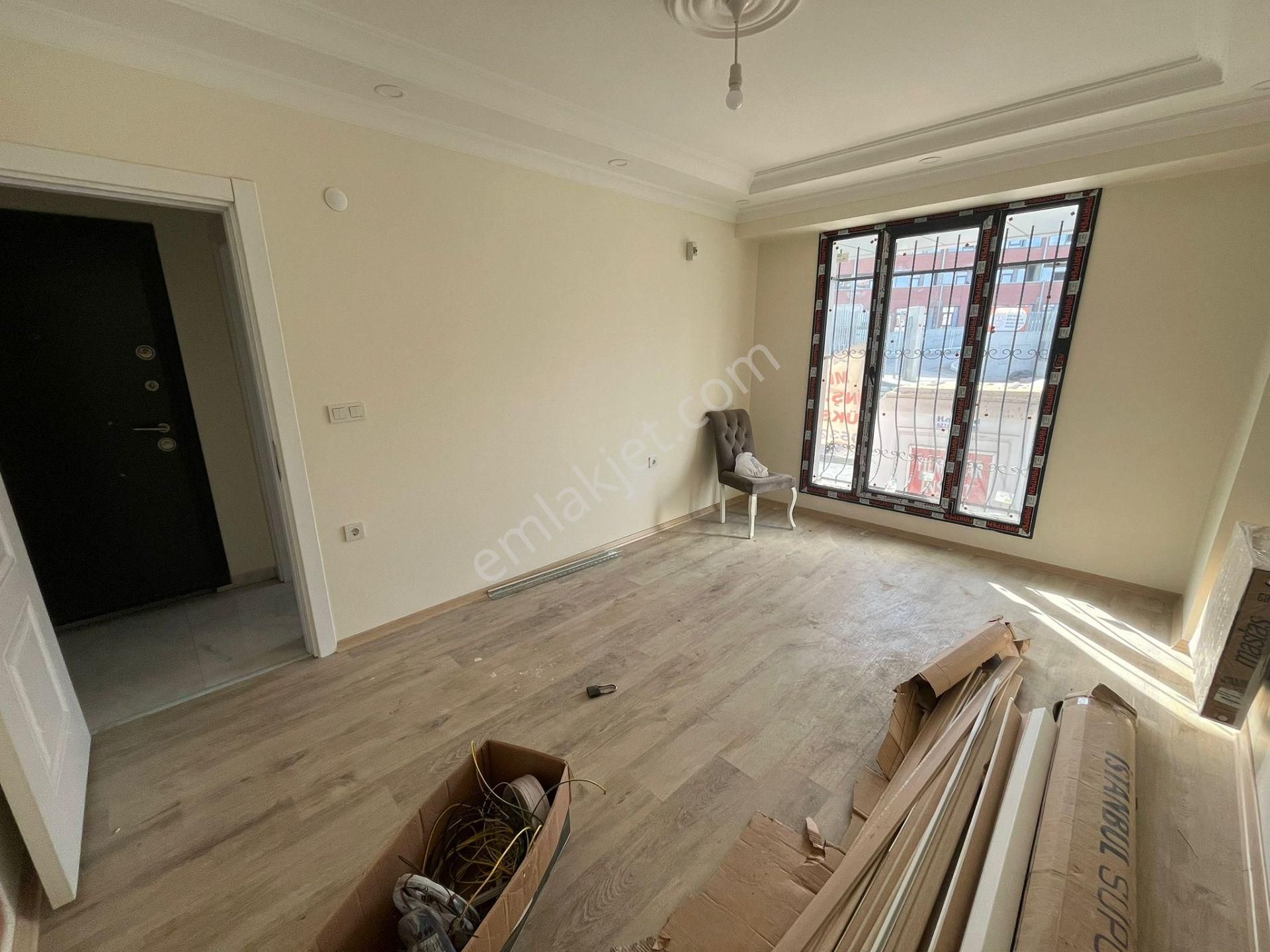 Has Seba'dan Tevfikbeyde 2+1 85m2 Caddeye Yakın Satılık Dairee - Görsel 4