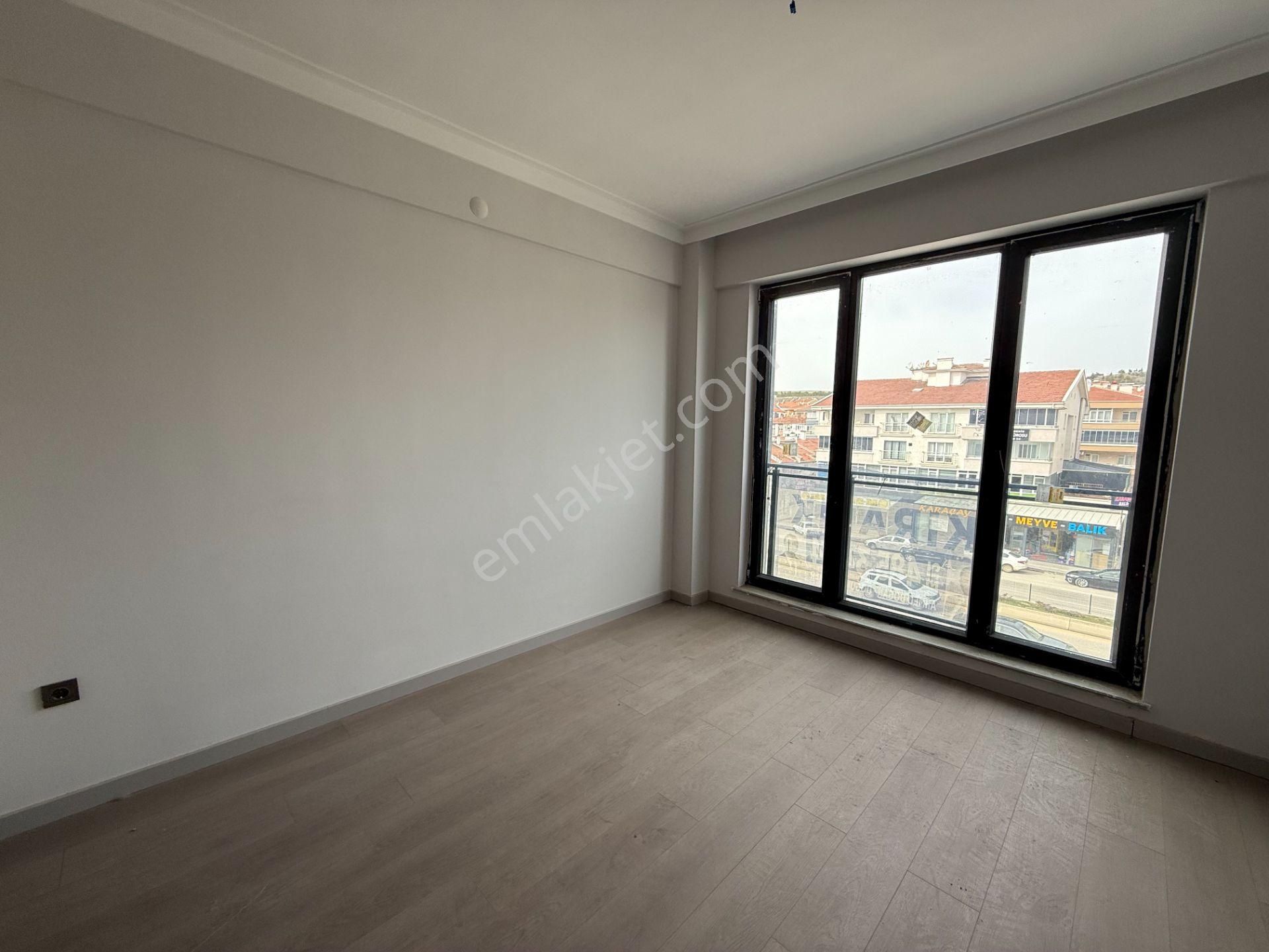 Cb Vizyon'dan Karşıyaka Mahallesi Cadde Cepheli 1+1 Kiralık - Görsel 3