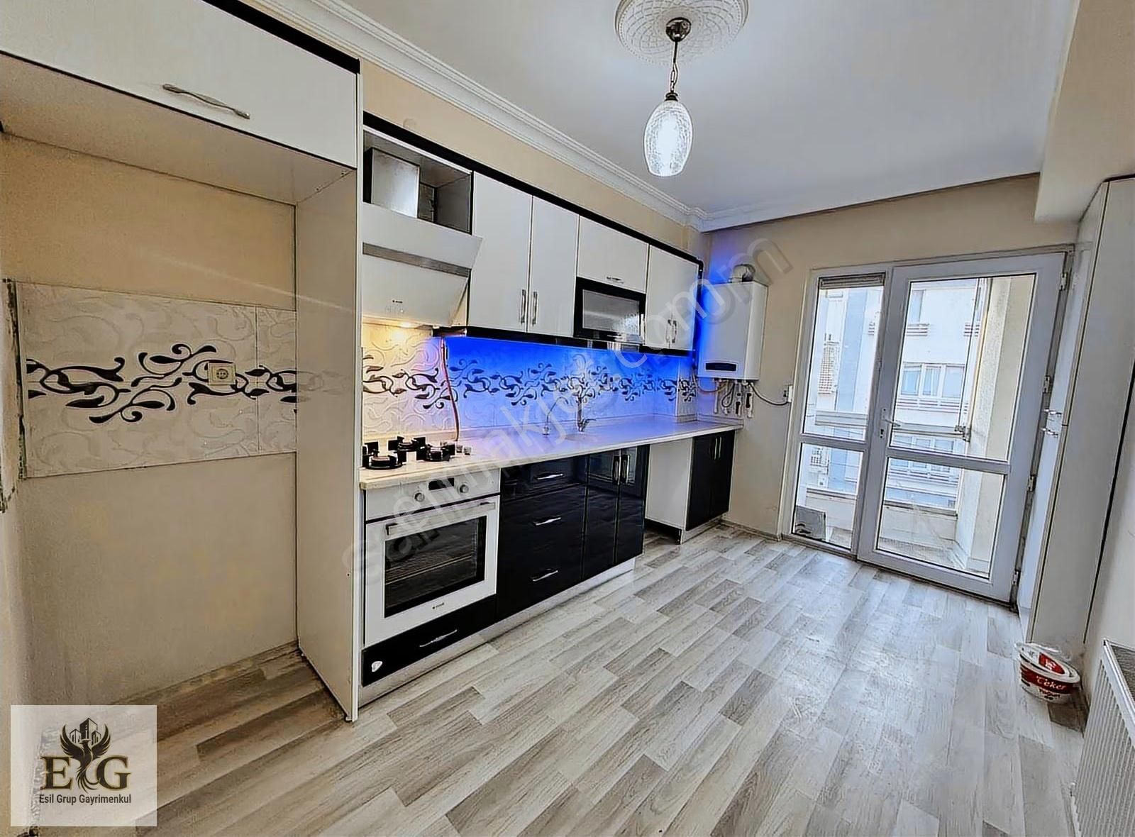 Esil Grup'tan Çamlıca Mh Cadde Üzeri Ara Kat Kiralık Daire - Görsel 3