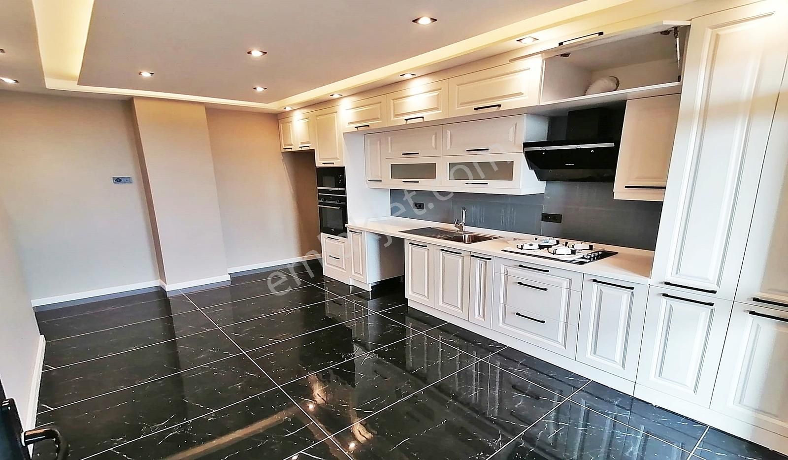 Beylikdüzünde Lüx Butik Site İçi Lüx 3+1 Manzaralı Sıfır Daire ! - Görsel 2