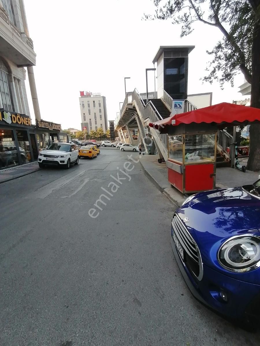 Beylikdüzünde E5&metrobüs Yanında 1+1 Arakat Daire Fırsatı