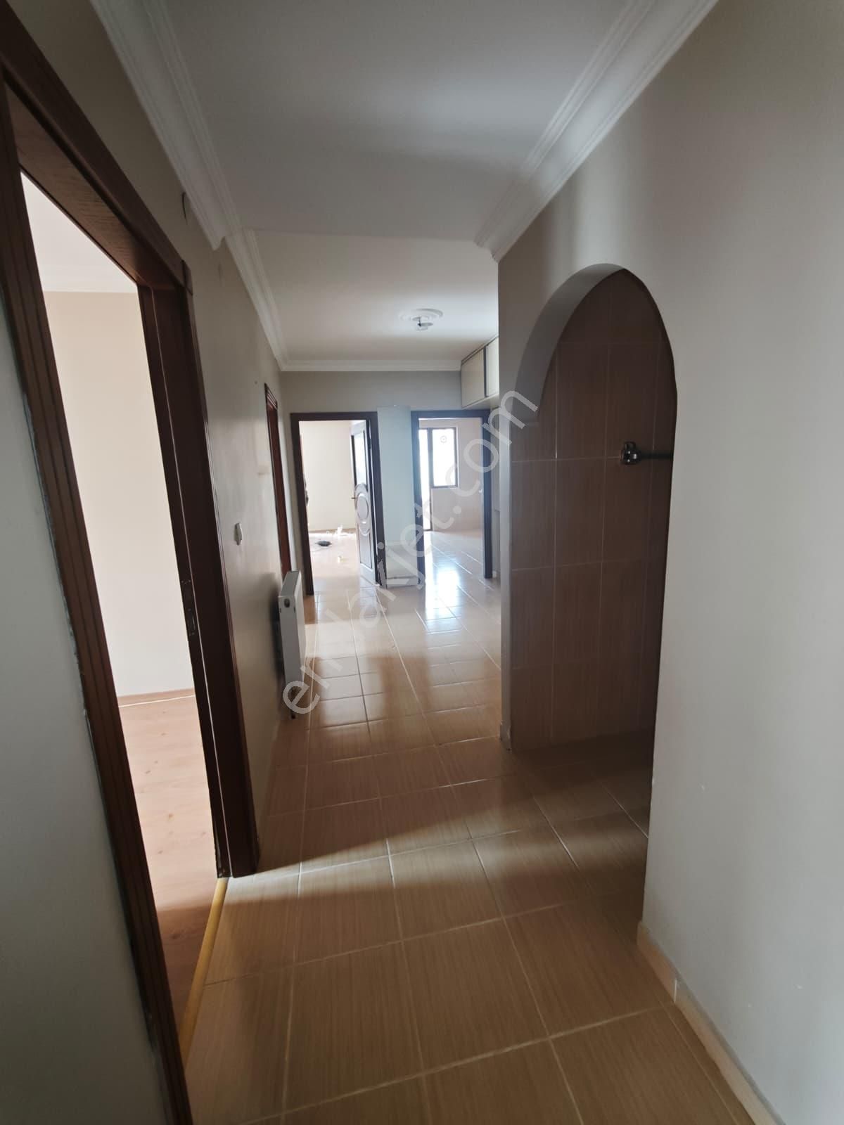 Ilı Lider Emlak'tan Ilı Ön Cephe Köşe Başı 3+1 Satılık Daire - Görsel 17