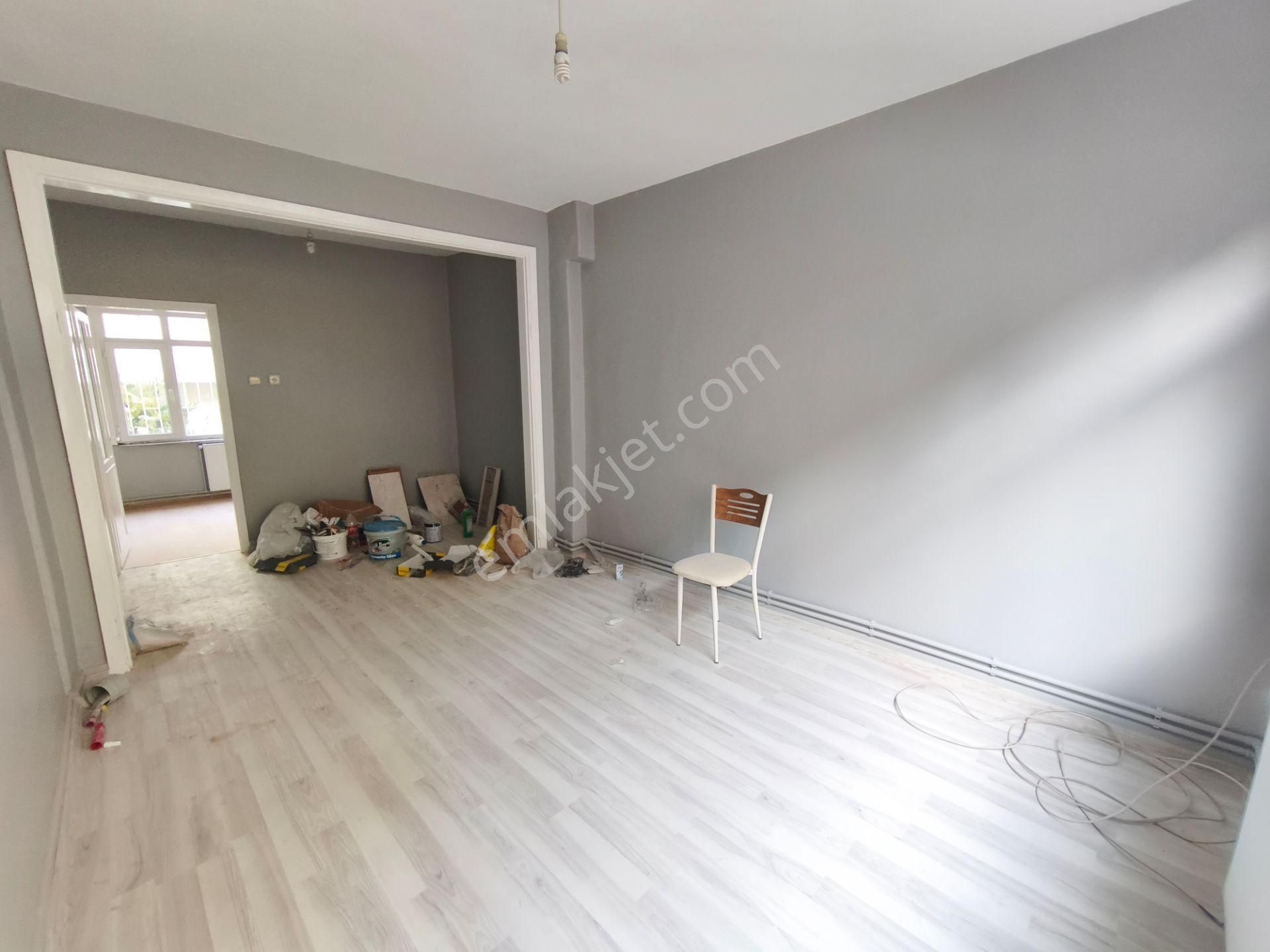 Eyüp Nişancı Mh. 2+1, Kombili, Komple Yenilendi , Havadar , 1.kat, Aileye - Görsel 3