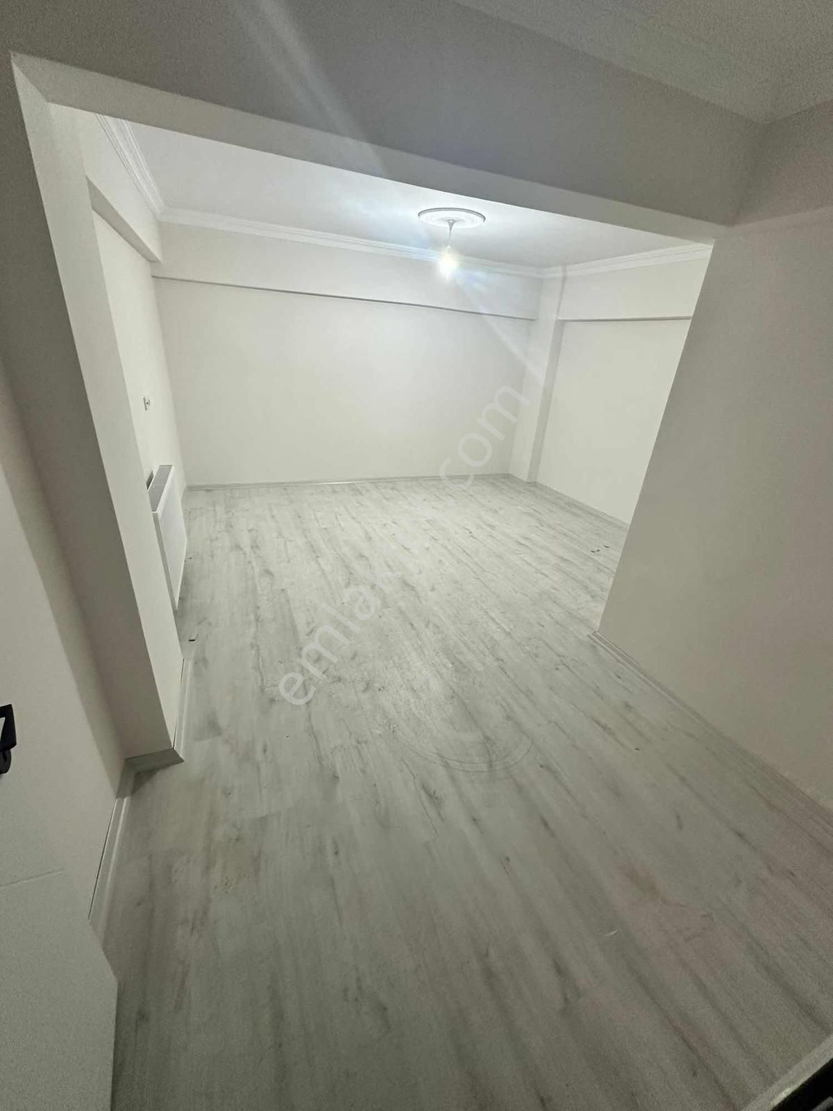 Malkara Camiatik Mahallesin'nde Ferah Asansörlü Daire