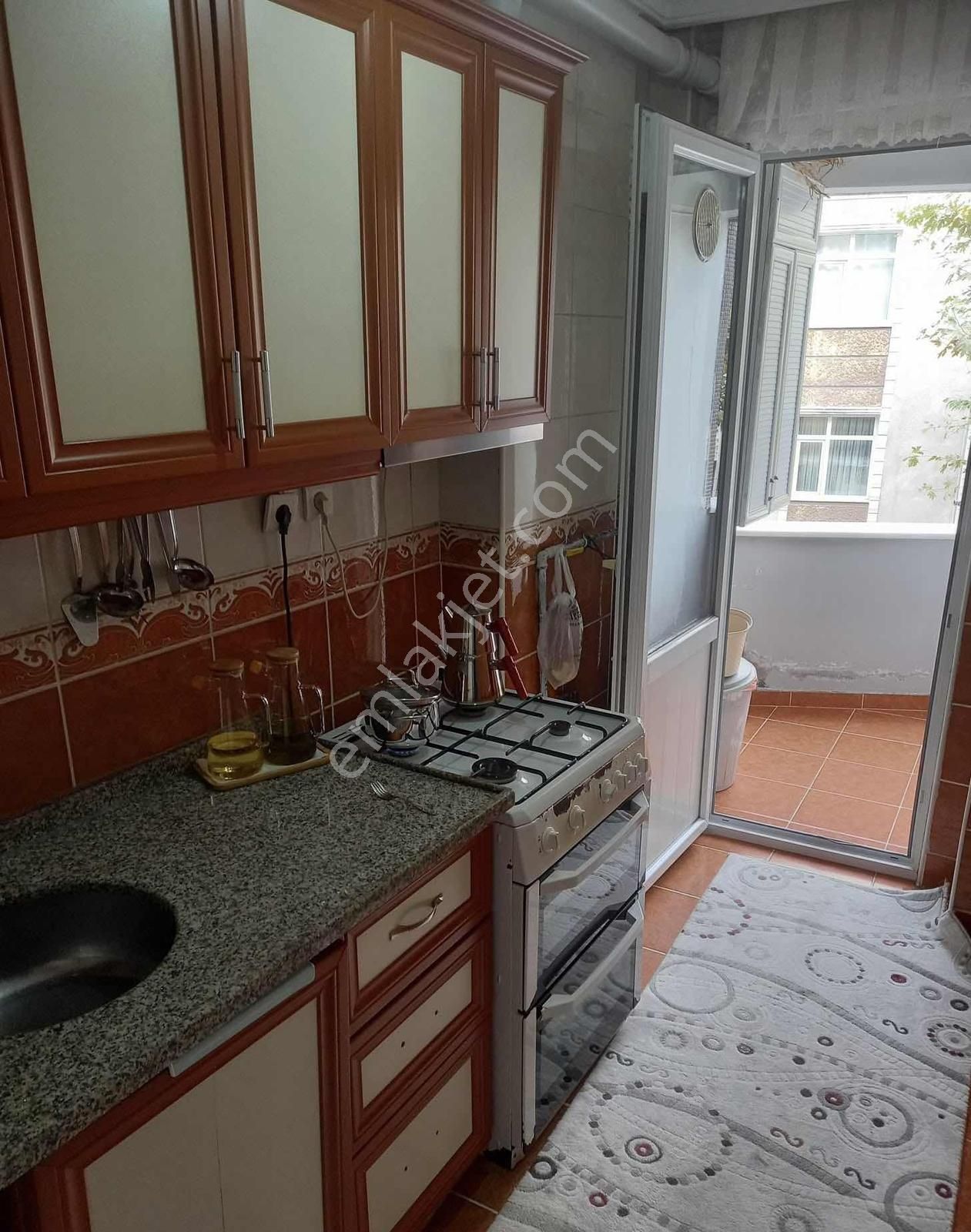 Uzunoğlu Emlak Tan Güngören Merkez Mah 2+1 Ara Kat Kredili Daire