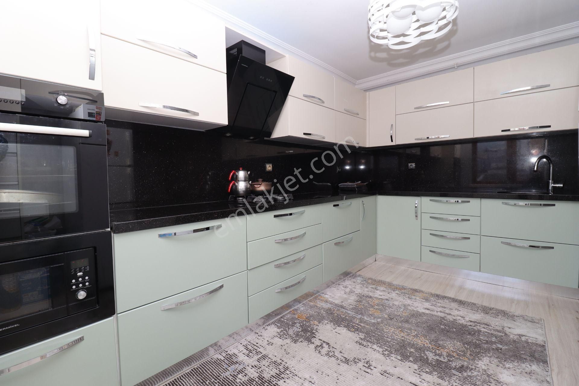 Akif'ten Atakent'te 5+2 Trene & 14.cd Yakını Full Yapılı Satılık Teras Daire - Görsel 2