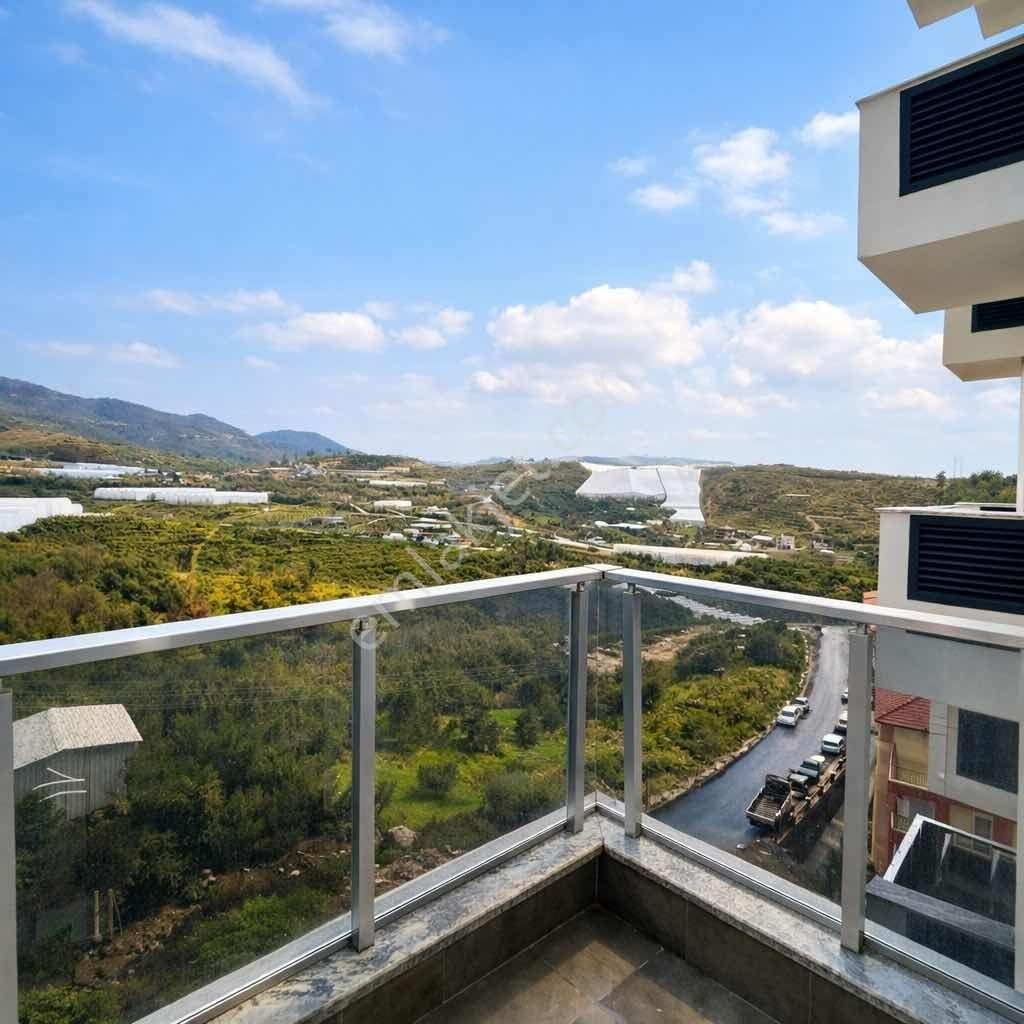 Mahmutlar'da Otel Konseptinde Manzaralı Satılık 1+1 Daire