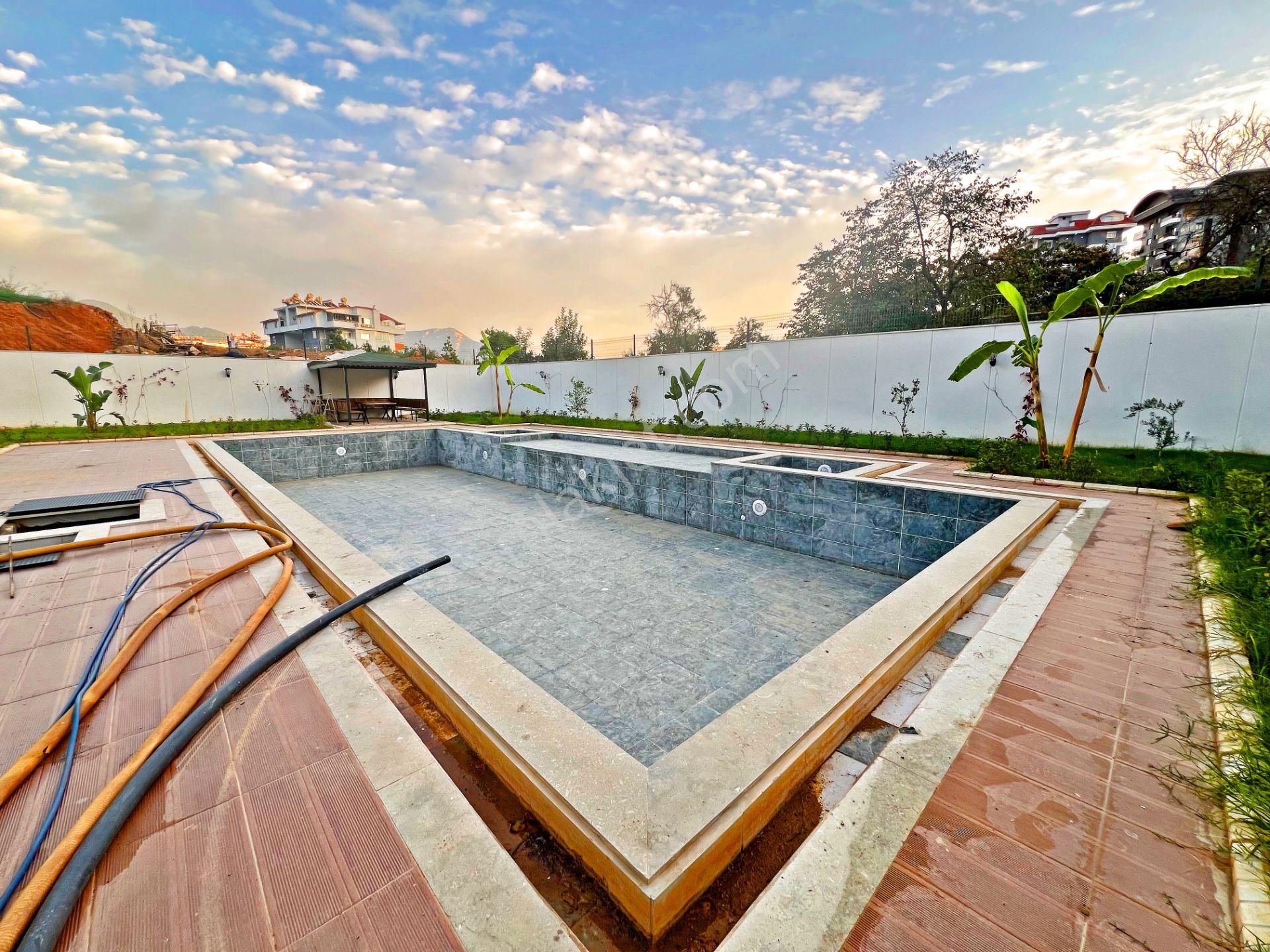 Alanya Çıplaklıda Kiralık 2+1 Site İçi Havuzlu Sıfır Daire - Görsel 28