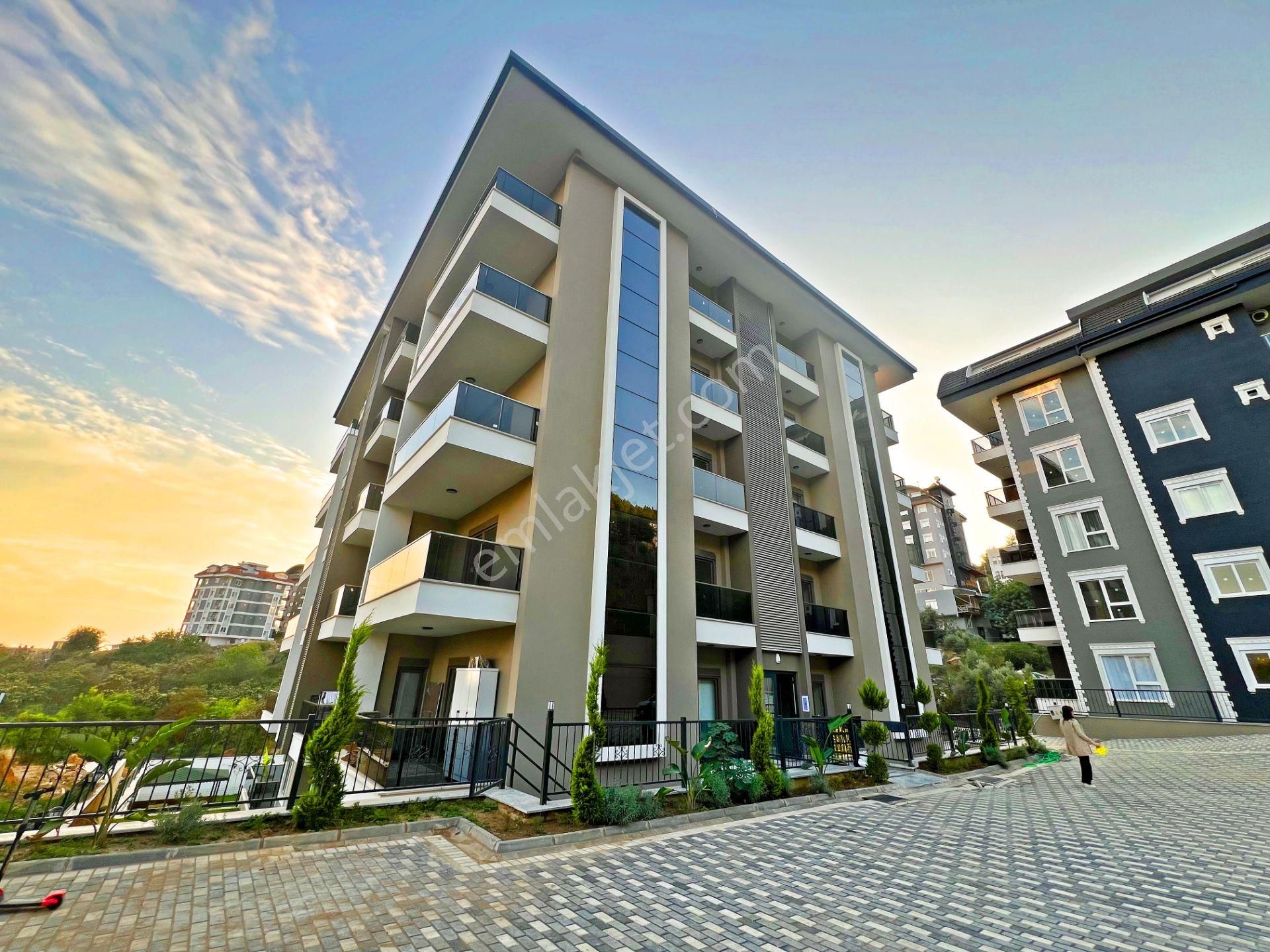 Alanya Çıplaklıda Kiralık 2+1 Site İçi Havuzlu Sıfır Daire