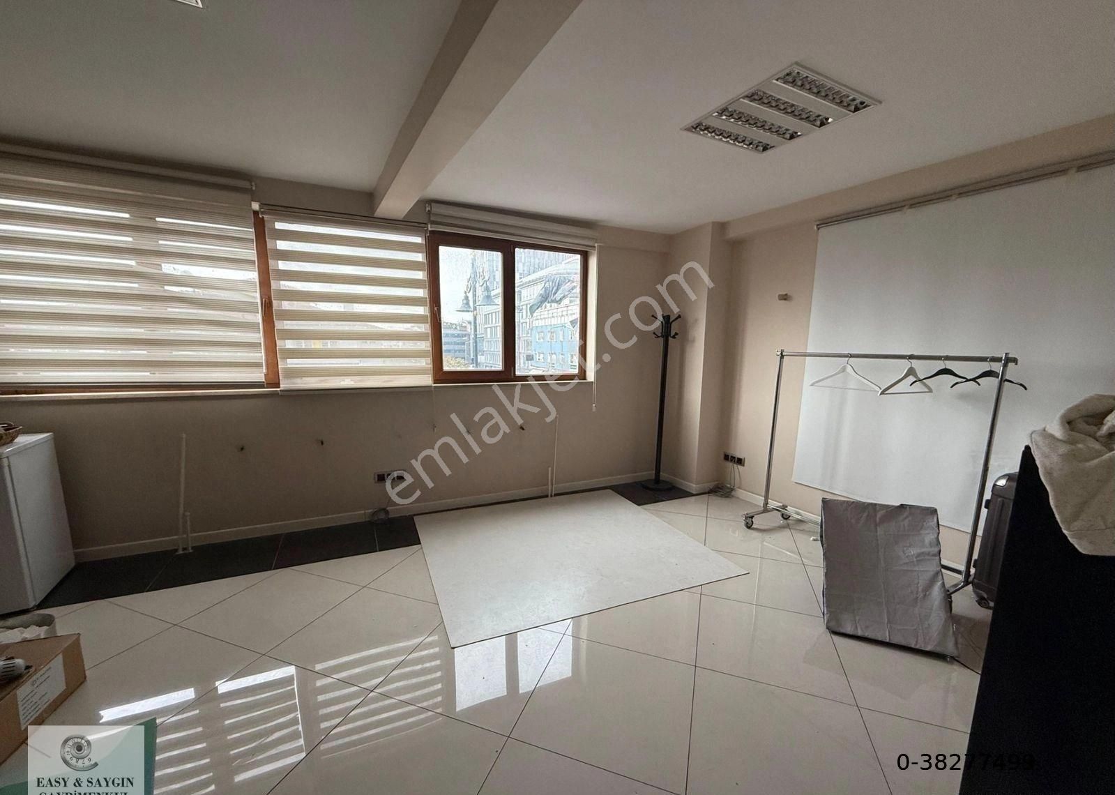 Sultan Selim Mahallesi Cadde Üzerinde 2+1 Kiralık Ofis - Görsel 8