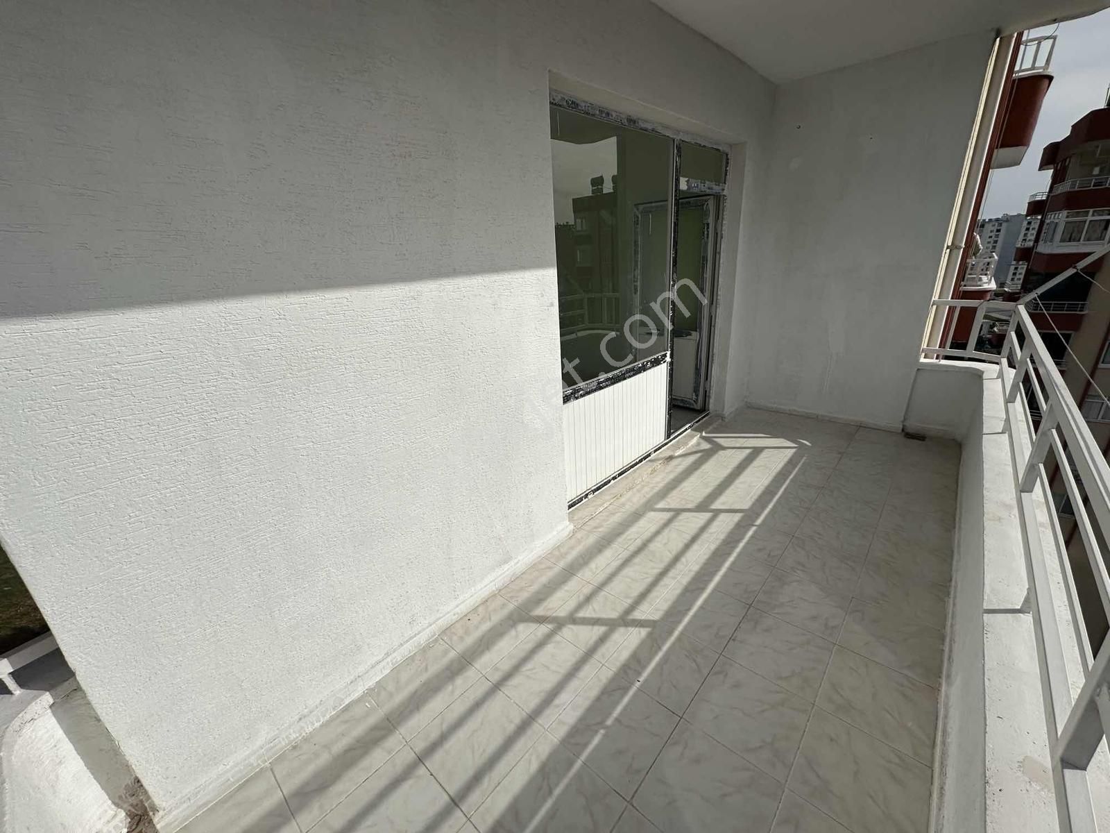 Arca'dan Mezitli'de Kiralık Site İçi Temiz 3+1 Geniş Daire - Görsel 9