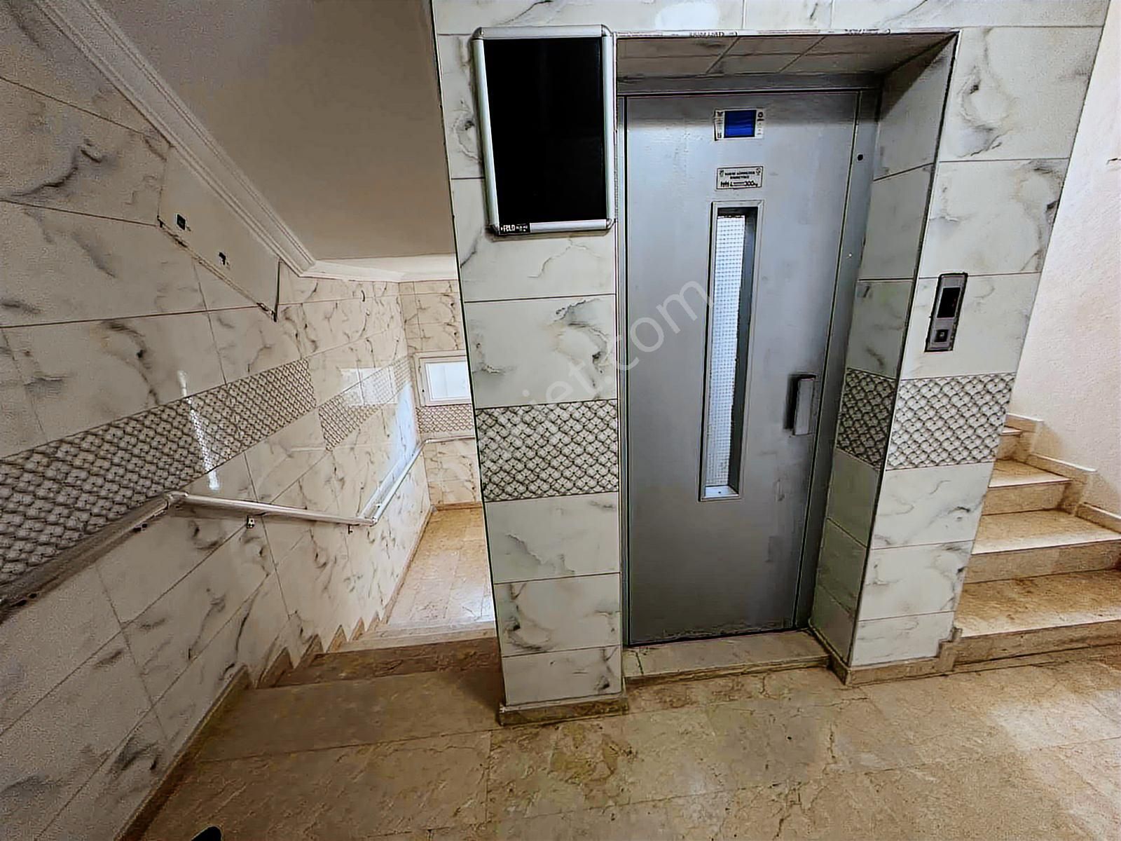 Arca'dan Mezitli'de Kiralık Site İçi Temiz 3+1 Geniş Daire - Görsel 18