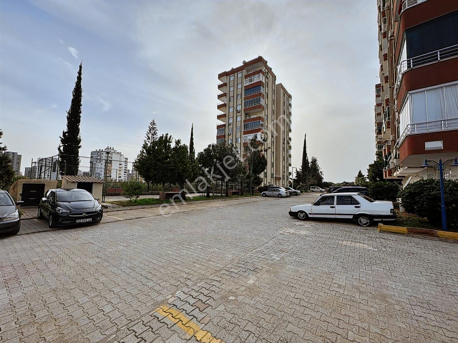 Arca'dan Mezitli'de Kiralık Site İçi Temiz 3+1 Geniş Daire - Görsel 4