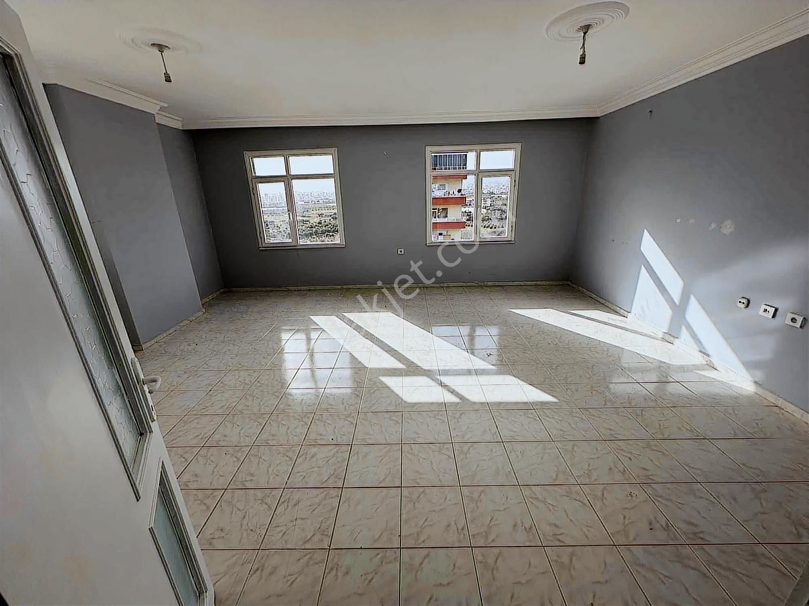 Arca'dan Mezitli'de Kiralık Site İçi Temiz 3+1 Geniş Daire - Görsel 2