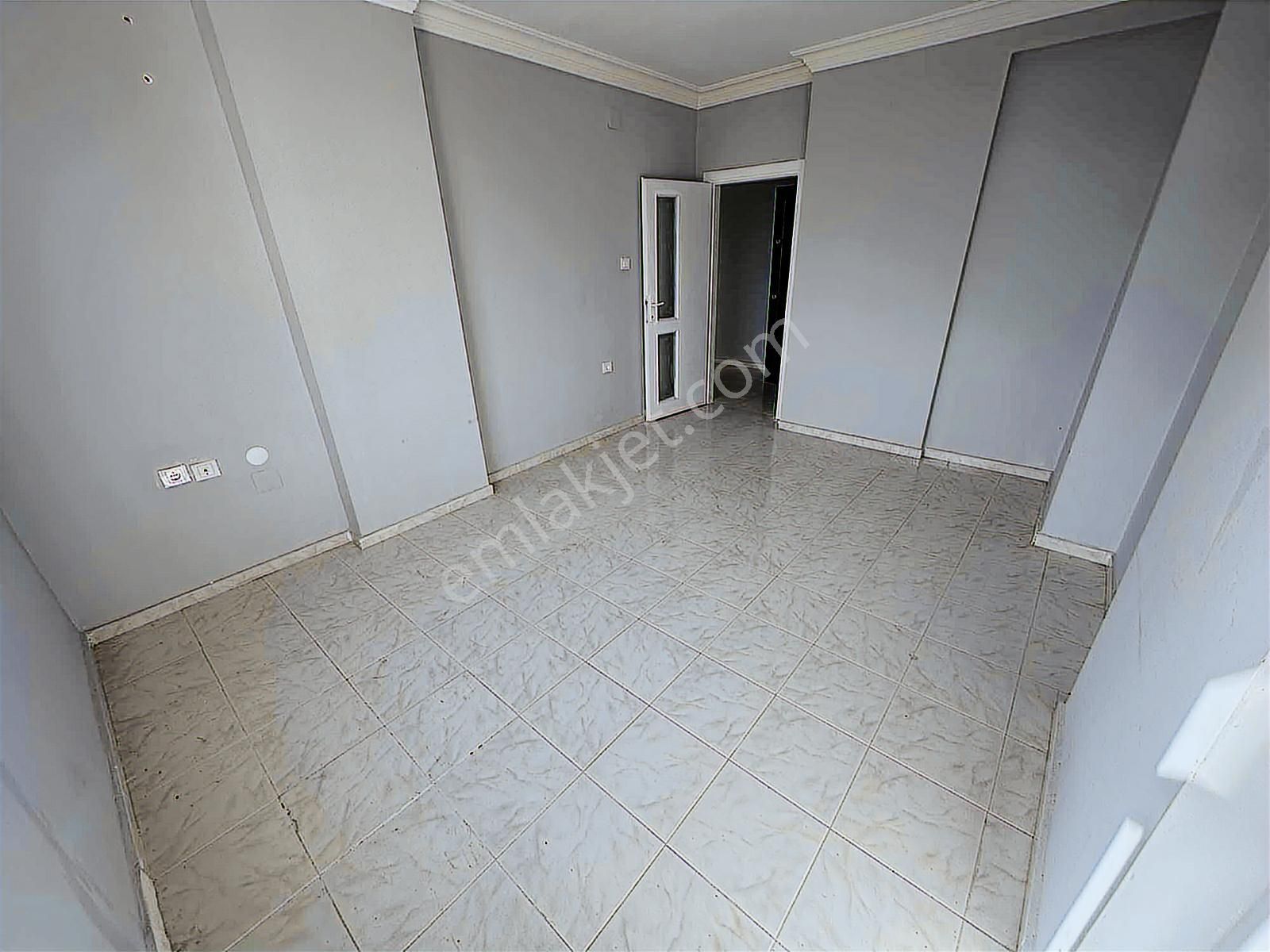 Arca'dan Mezitli'de Kiralık Site İçi Temiz 3+1 Geniş Daire - Görsel 30