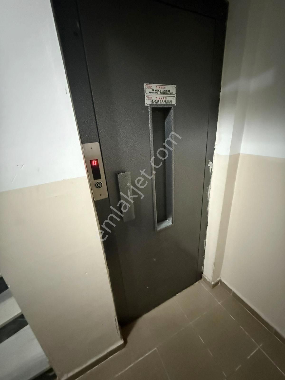 Fatih Emlak Tan Merkez Cami Yakını Krediye Uygun 2+1 Amarikan Mutfaklı - Görsel 12