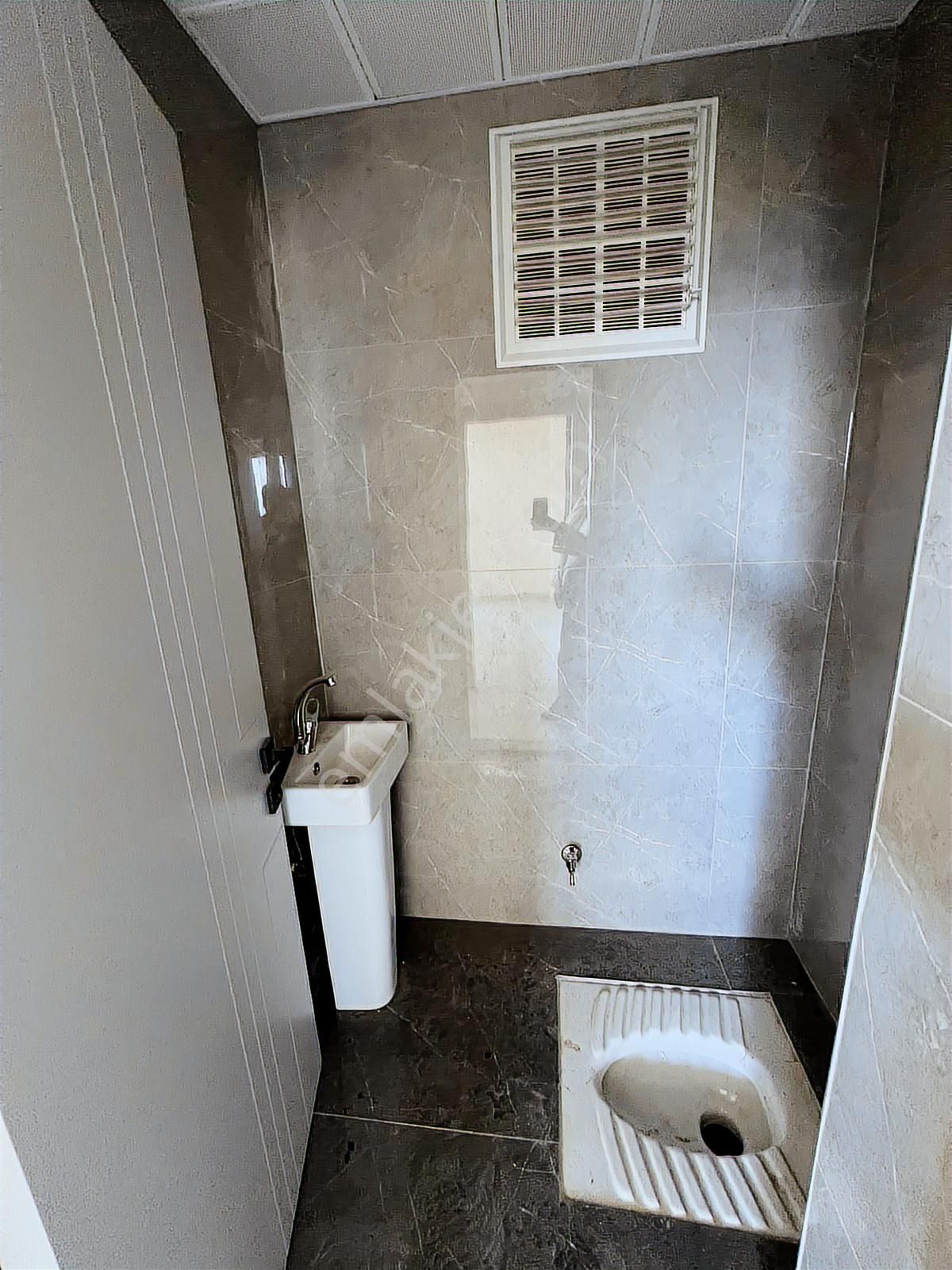 Bergama Atatürk Mahallesinde Satılık 2+1 Ara Kat Daire - Görsel 2