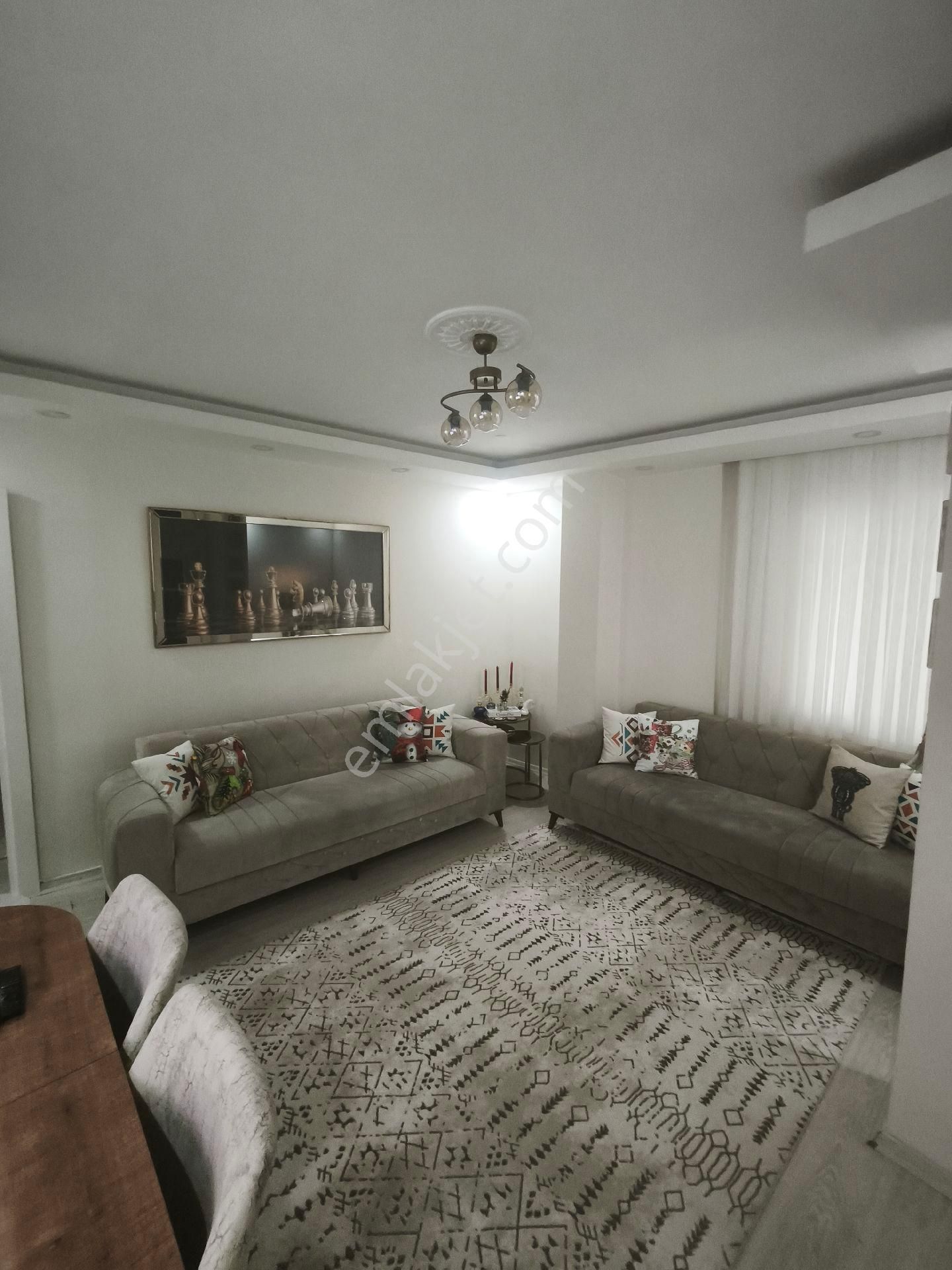 Emsallerinden Büyük Temiz İster Yatırım İster Oturum Kaçmaz Bir Daire!! - Görsel 4