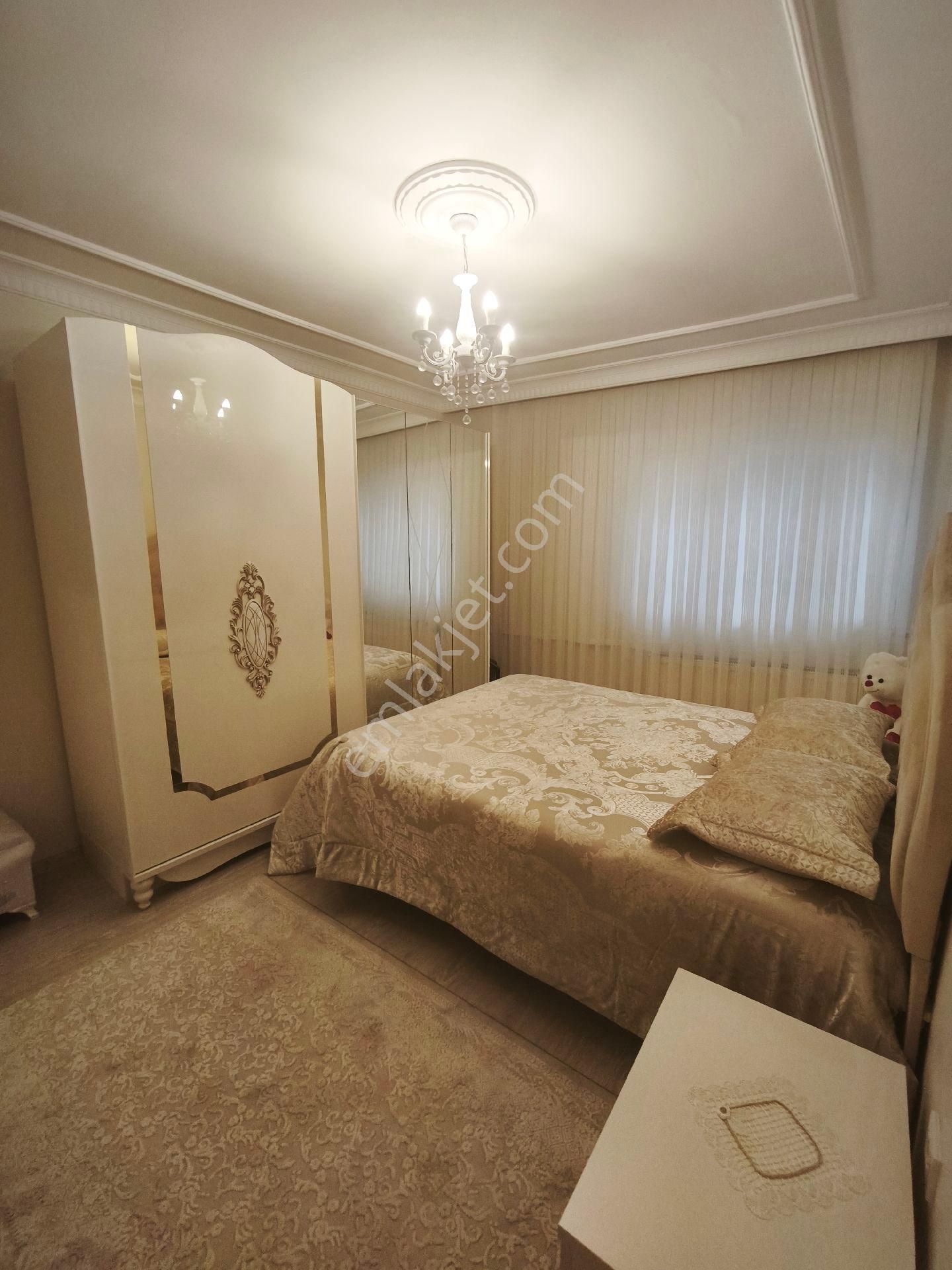 Emsallerinden Büyük Temiz İster Yatırım İster Oturum Kaçmaz Bir Daire!!