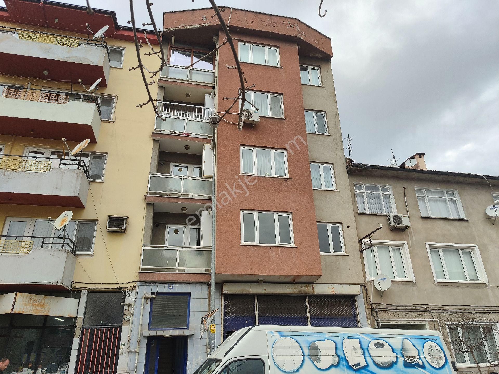 Gazcılar İbni Sina İlk Öğretim Okulunun Karşısında 3+1 125m2