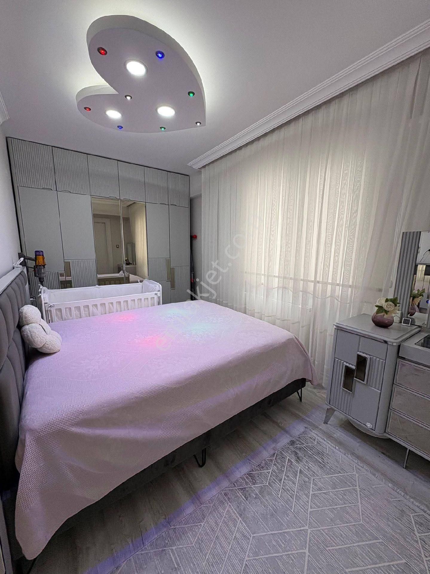 Merkezi Lokasyonlu Esyalı Kiralık Daıre