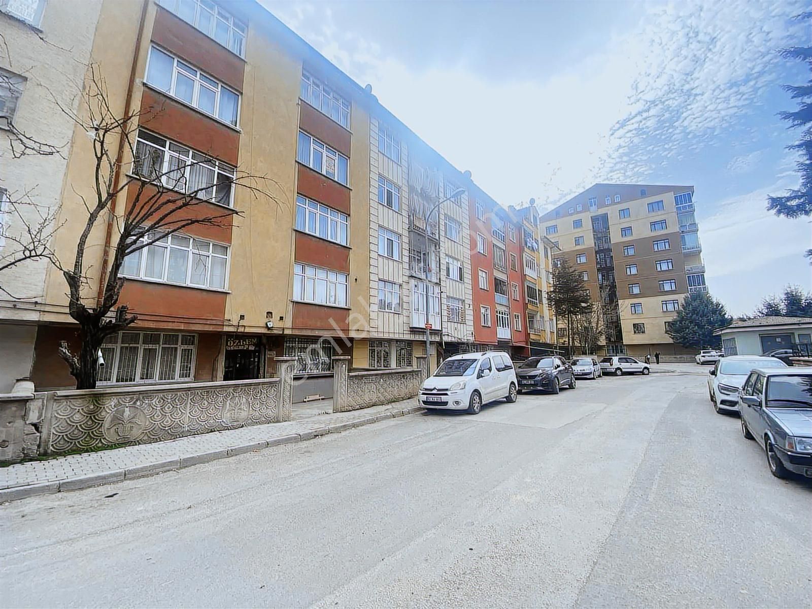 Fatih Mahallesi'nde Demiryolu Cadde Cepheli 3+1 Masrafsız Daire - Görsel 14