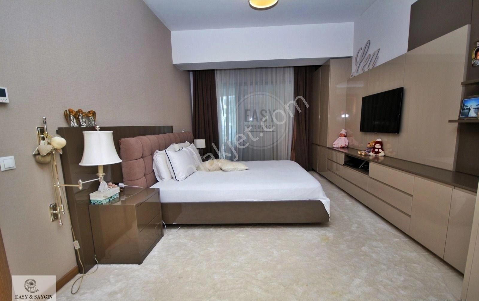 Ağaoğlu Maslak 1453 Sitesinde A1 Blokda Yüksek Kat 3 Banyolu - Görsel 18