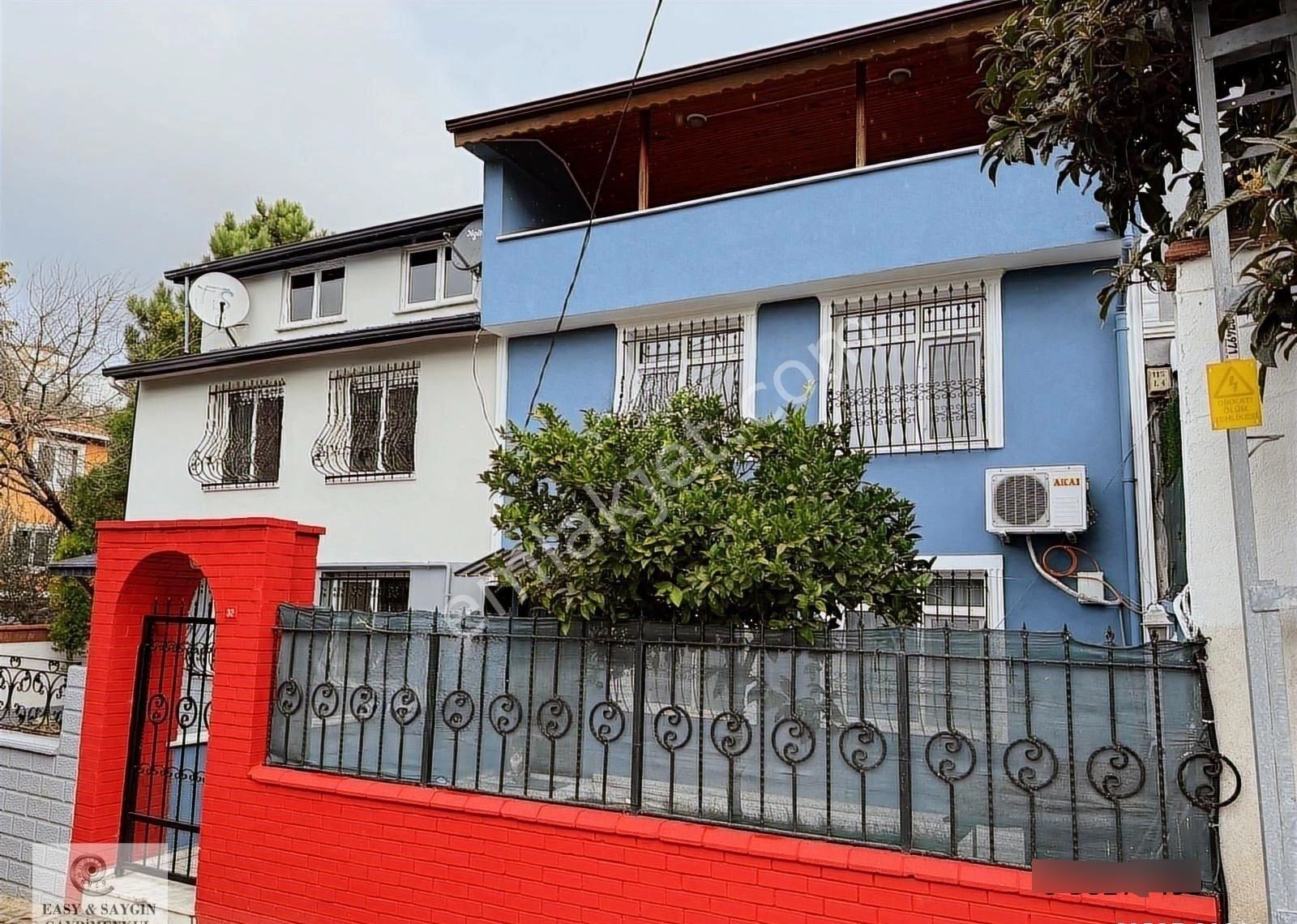 Sarıyer Reşitpaşada Tapulu Satılık Müstail Ev 5+2 Bahçeli Bakıml