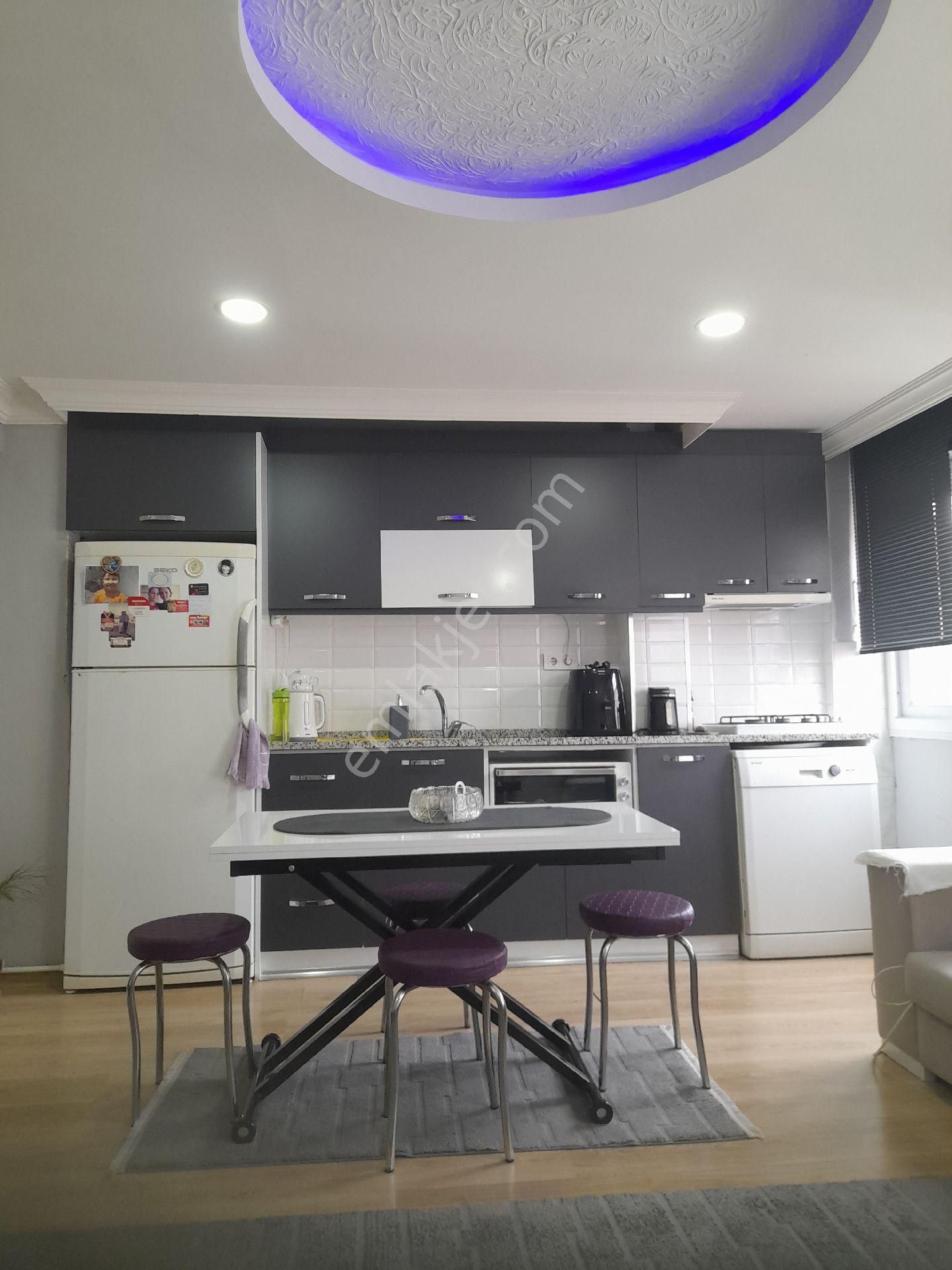 İzmir Konak Atila Mah De 2+1,ful Bakımlı Daire Satılıktır