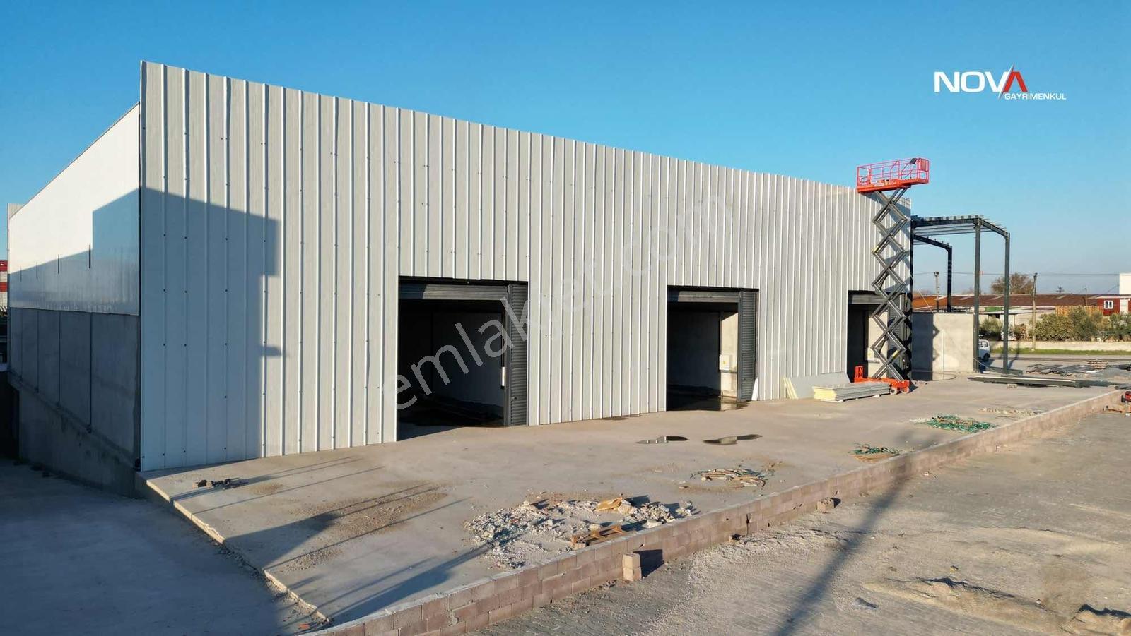 Nova'dan Cadde Üzeri Satılık Depo - Görsel 4