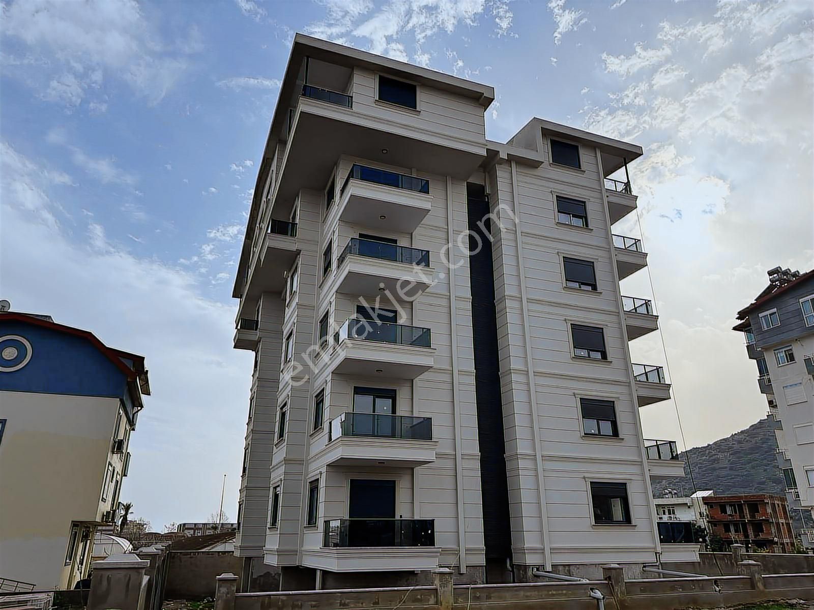 Tropık Parkta Deniz Manzaralı 2+1 Dubleks