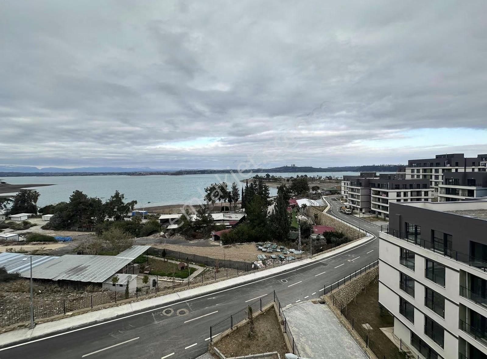 Kur Grup'tan Panoramik Göl Manzaralı Yatay Mimari 4+1 Daire - Görsel 3