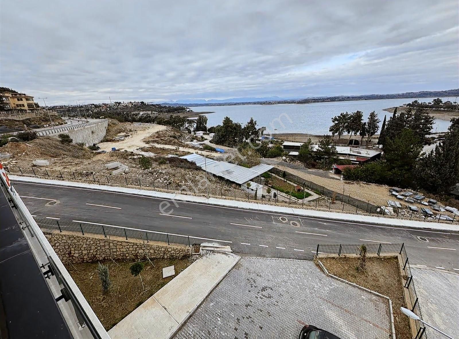 Kur Grup'tan Panoramik Göl Manzaralı Yatay Mimari 4+1 Daire - Görsel 14