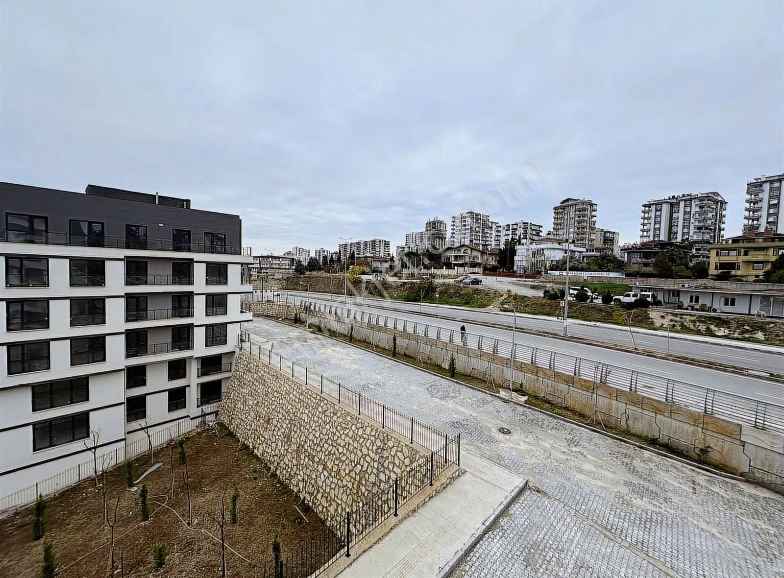 Kur Grup'tan Panoramik Göl Manzaralı Yatay Mimari 4+1 Daire - Görsel 6