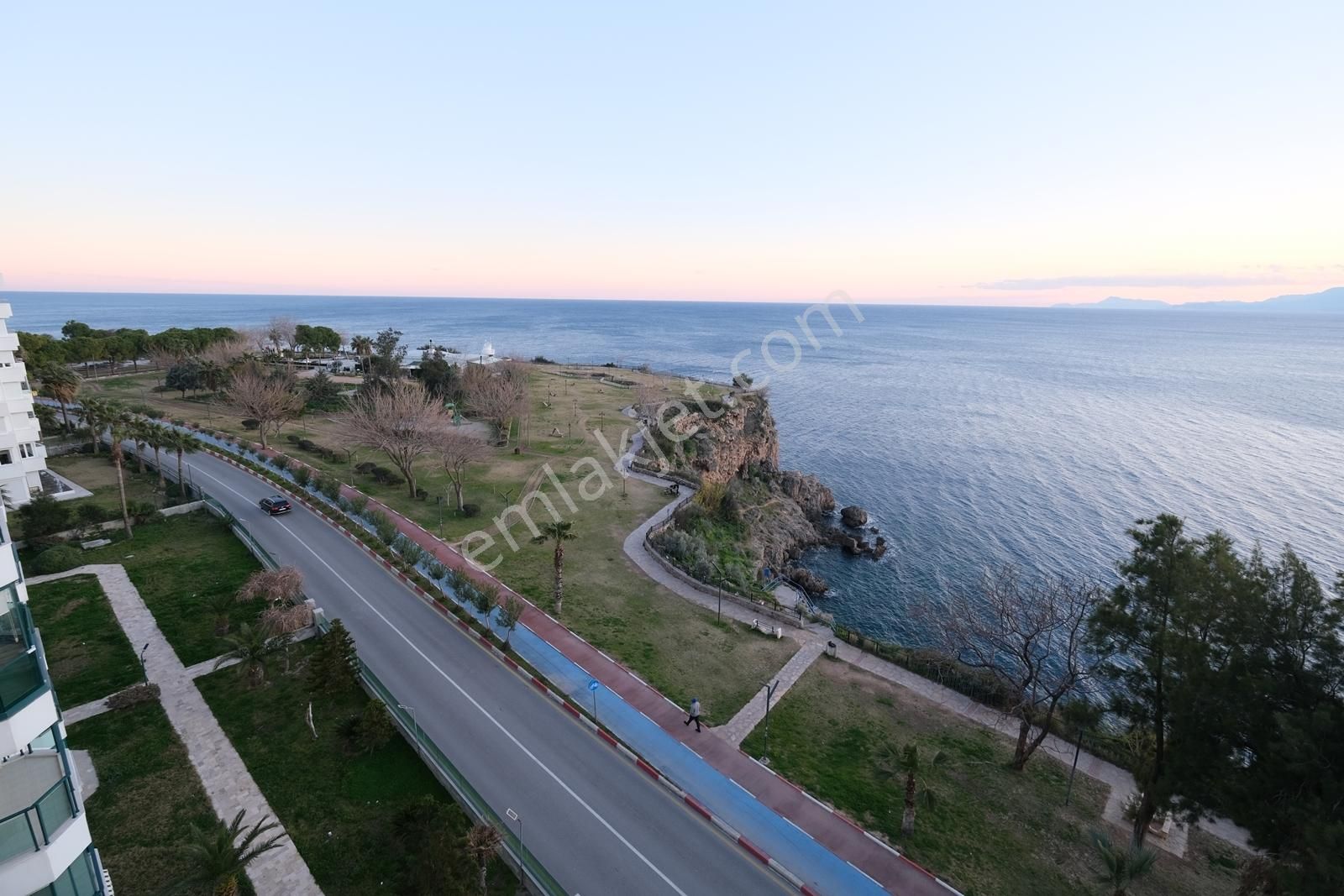 Çağrı Emlak'tan Eski Lara Yol. Deniz Manz. Mobilyalı Lüks Daire - Görsel 3