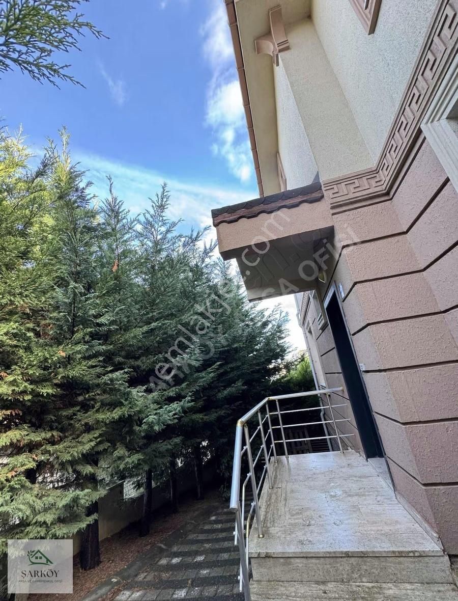 Hürriyet Mah.site İçinde Havuzlu 3 Katlı 220 M² Net Villa - Görsel 9